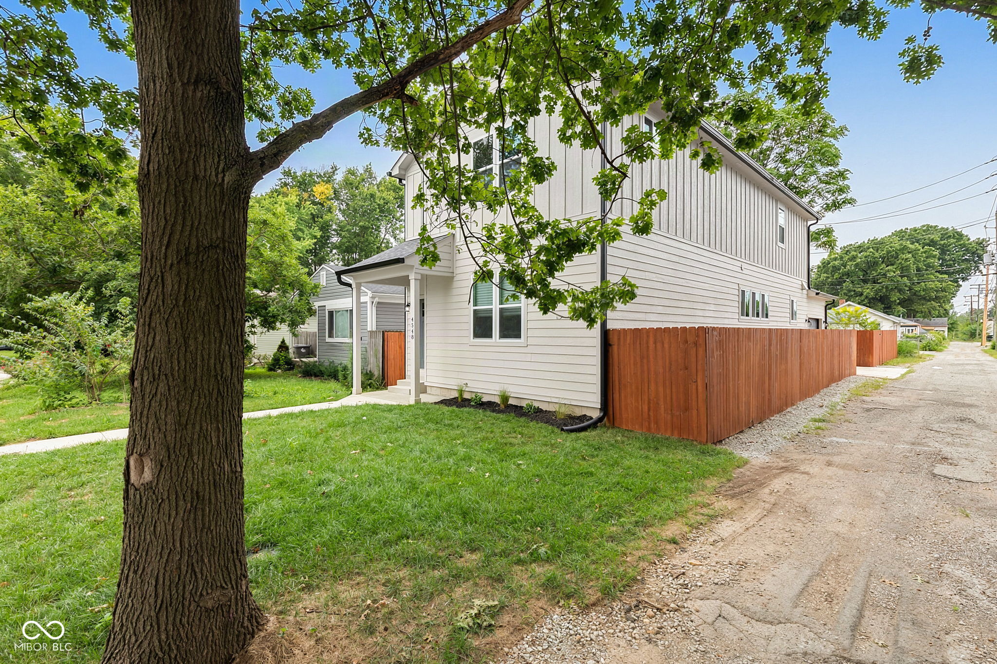 4548 Caroline Street, Indianapolis, IN, 46205 photo 4 of 50