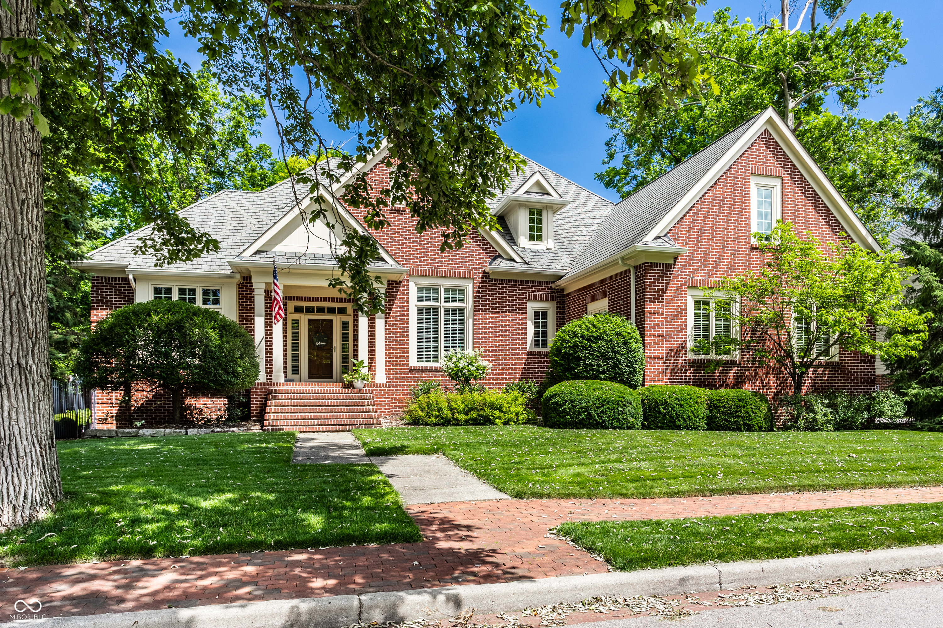 4328 Heyward Lane, Indianapolis, IN, 46250 photo 4 of 95
