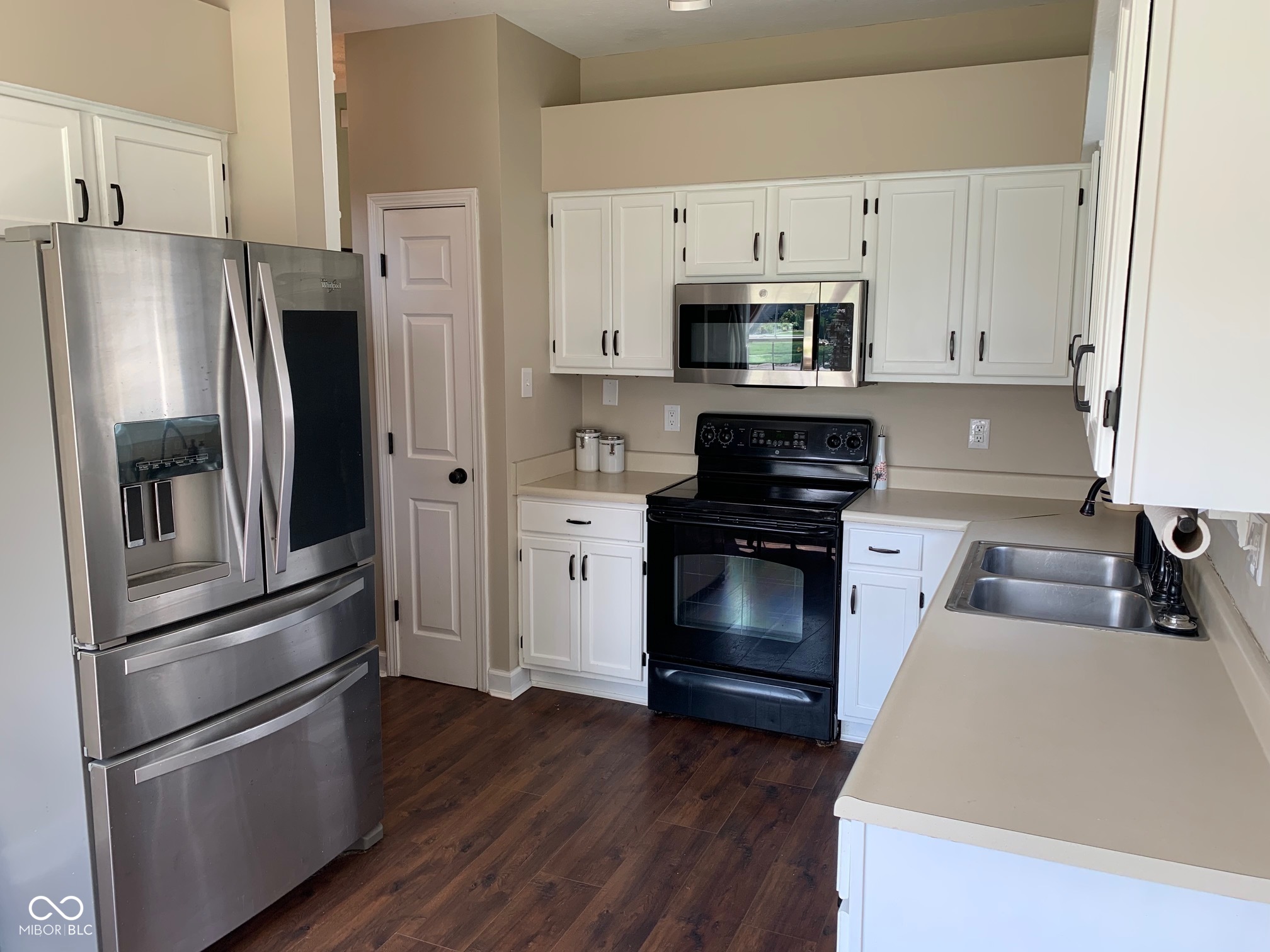 7818 Red Sunset Way, Avon, IN, 46123 photo 4 of 28