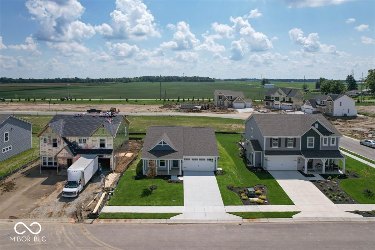 859 Oakleaf Drive, Greenfield, IN, 46140 photo 4 of 34