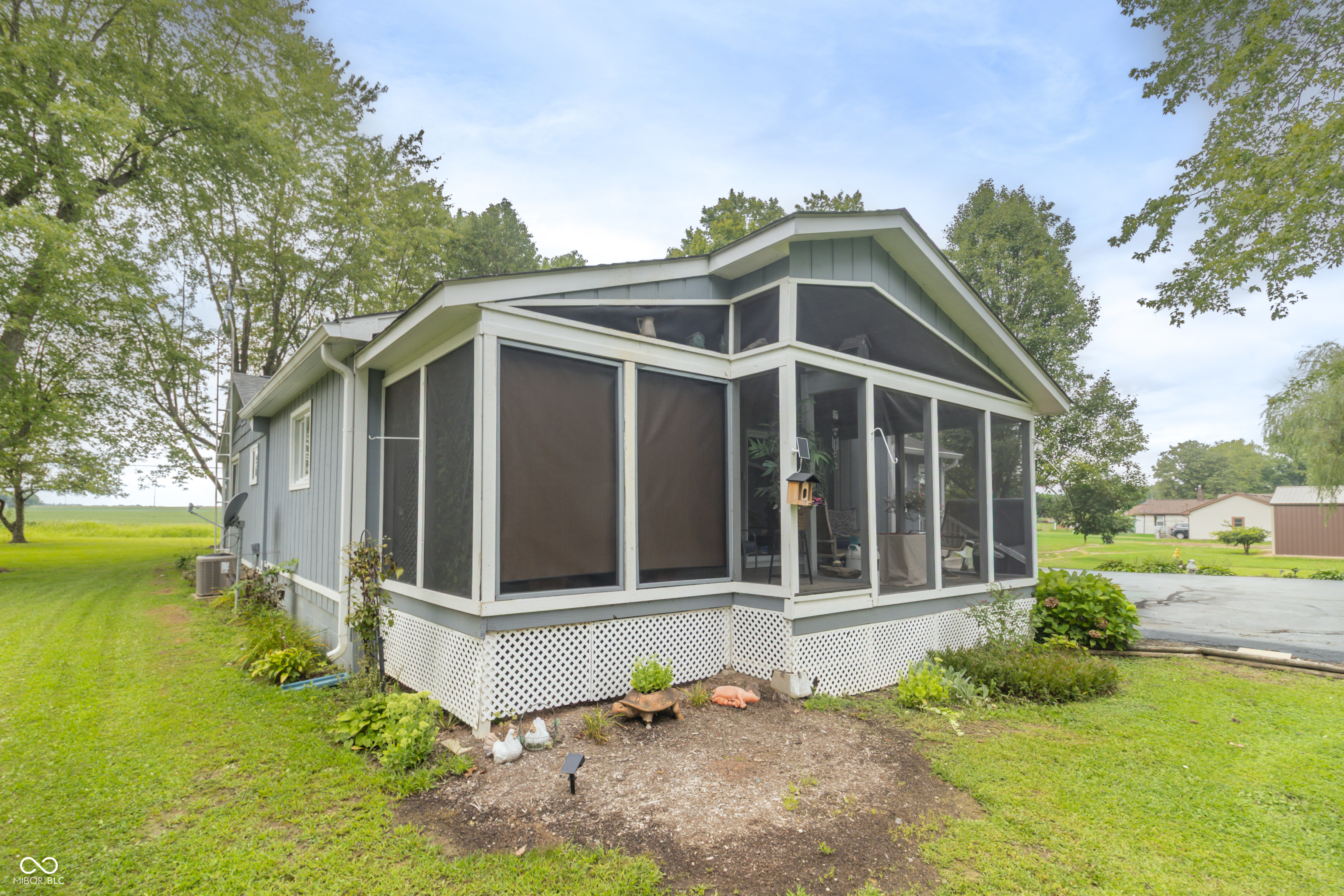 5761 S State Road 9, Fountaintown, IN, 46130 photo 4 of 46
