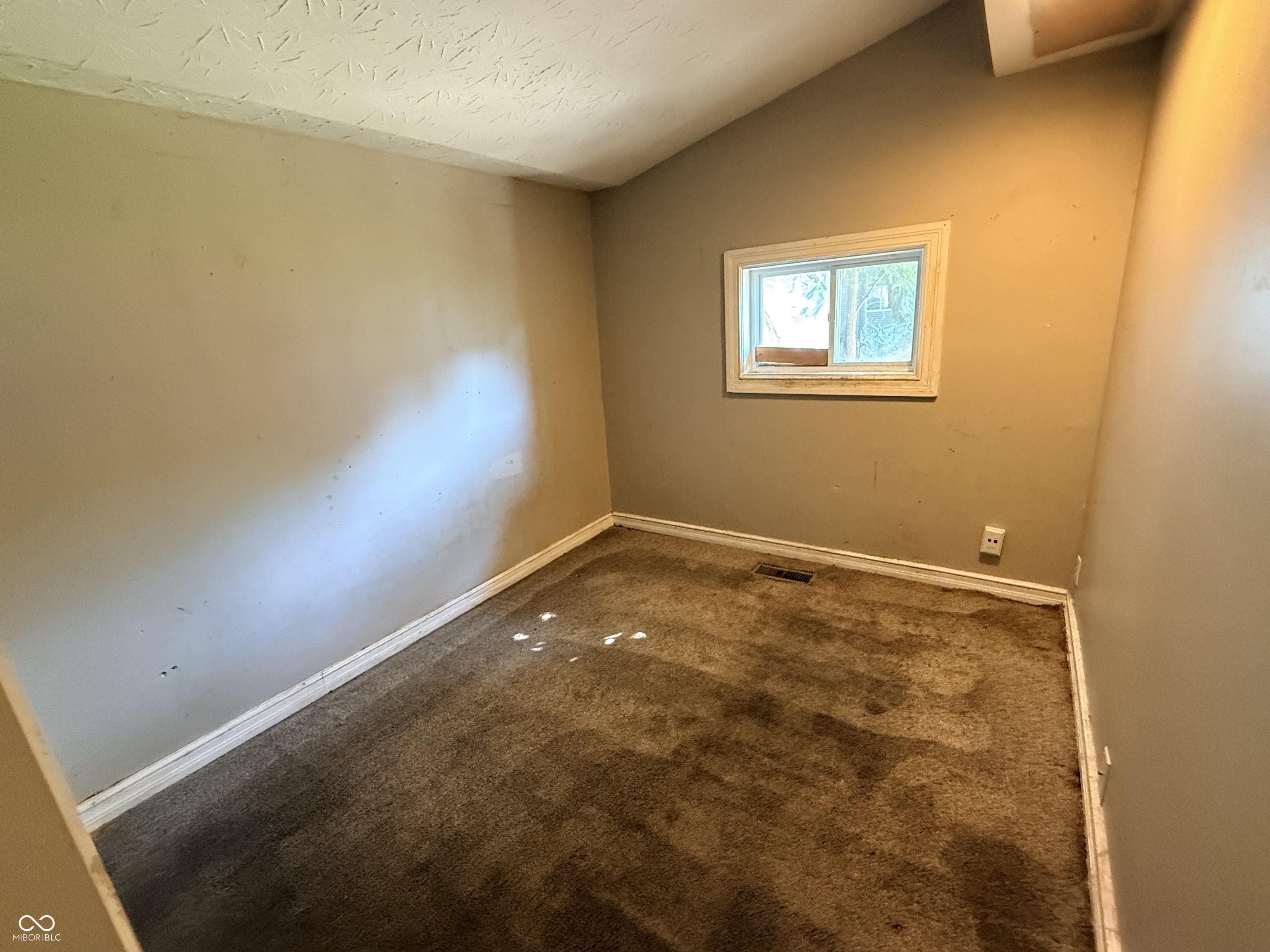 1323 Union Street, Columbus, IN, 47201 photo 4 of 7