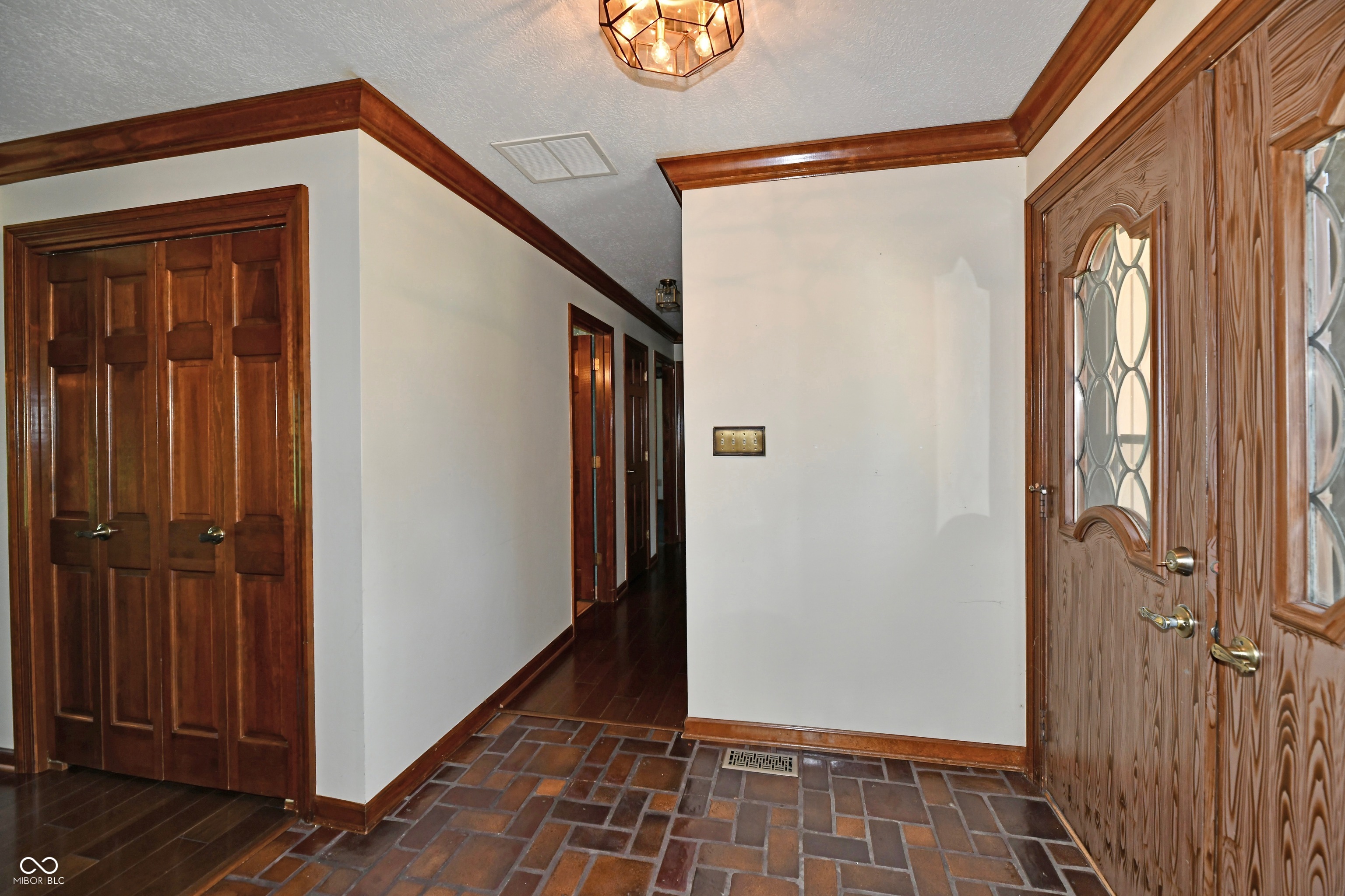 3190 Greensview Drive, Greenwood, IN, 46143 photo 4 of 76