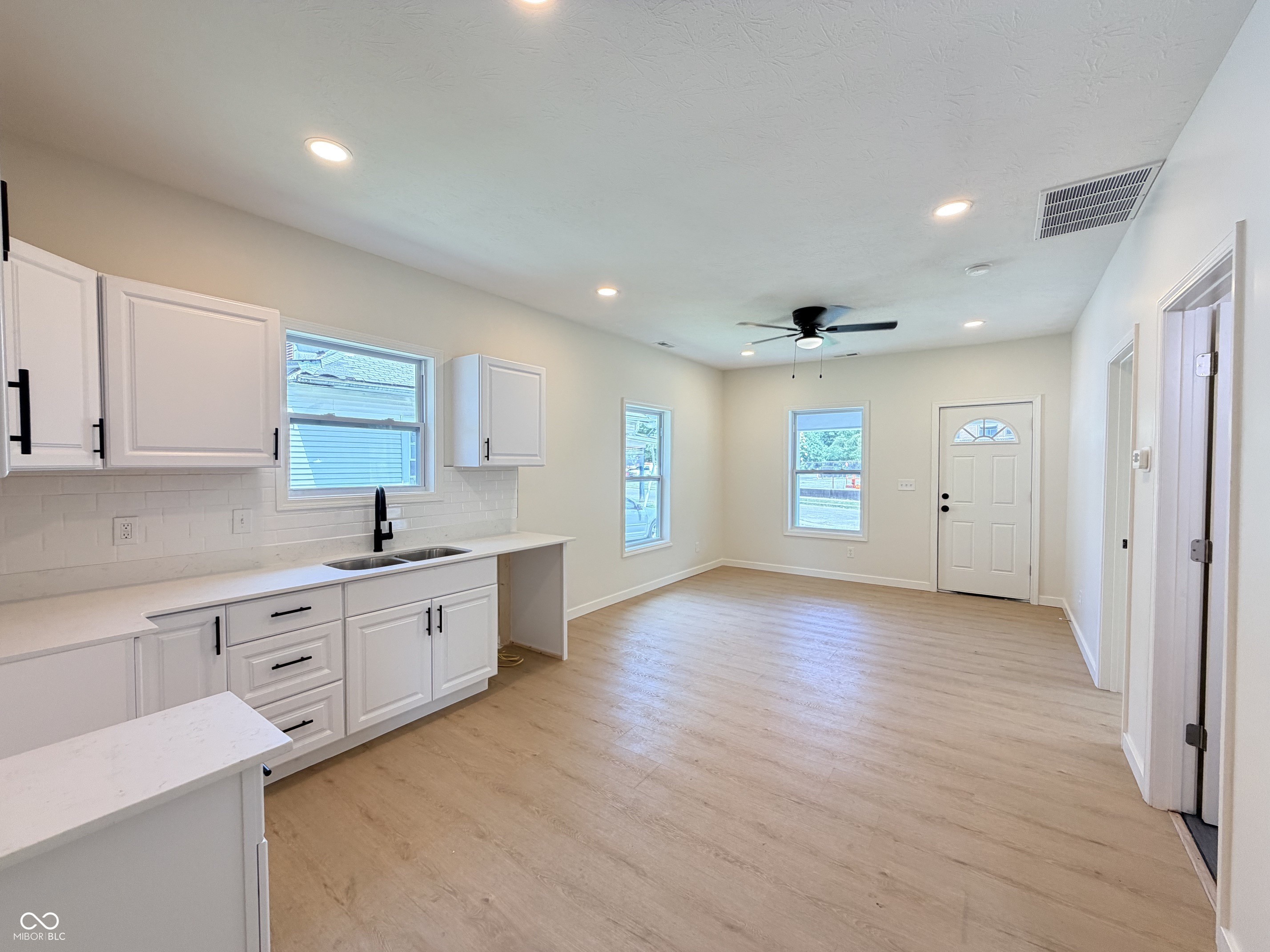 1824 N Parker Avenue, Indianapolis, IN, 46218 photo 4 of 17