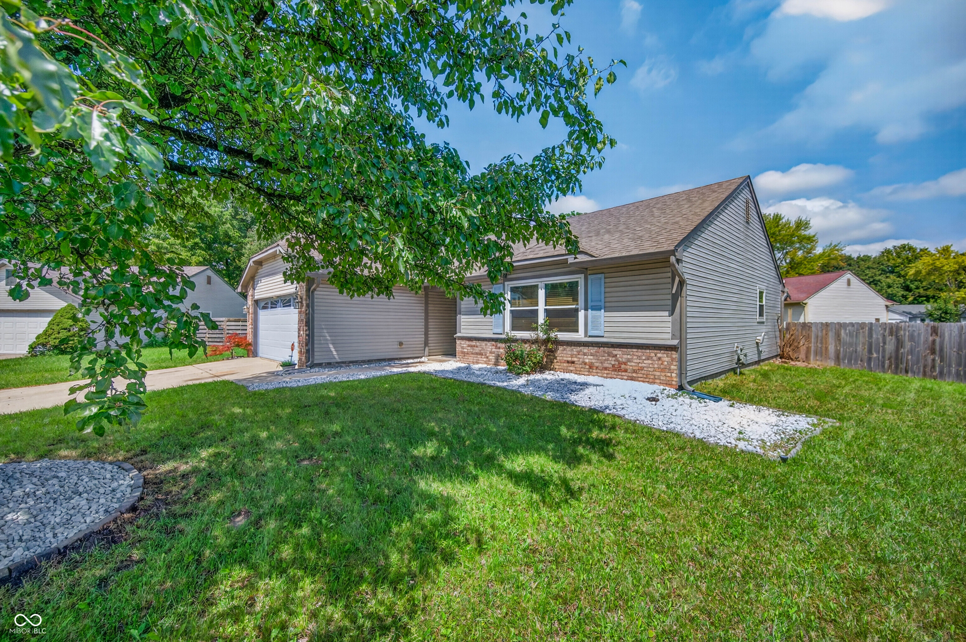 6122 Carrie Place, Indianapolis, IN, 46237 photo 4 of 53