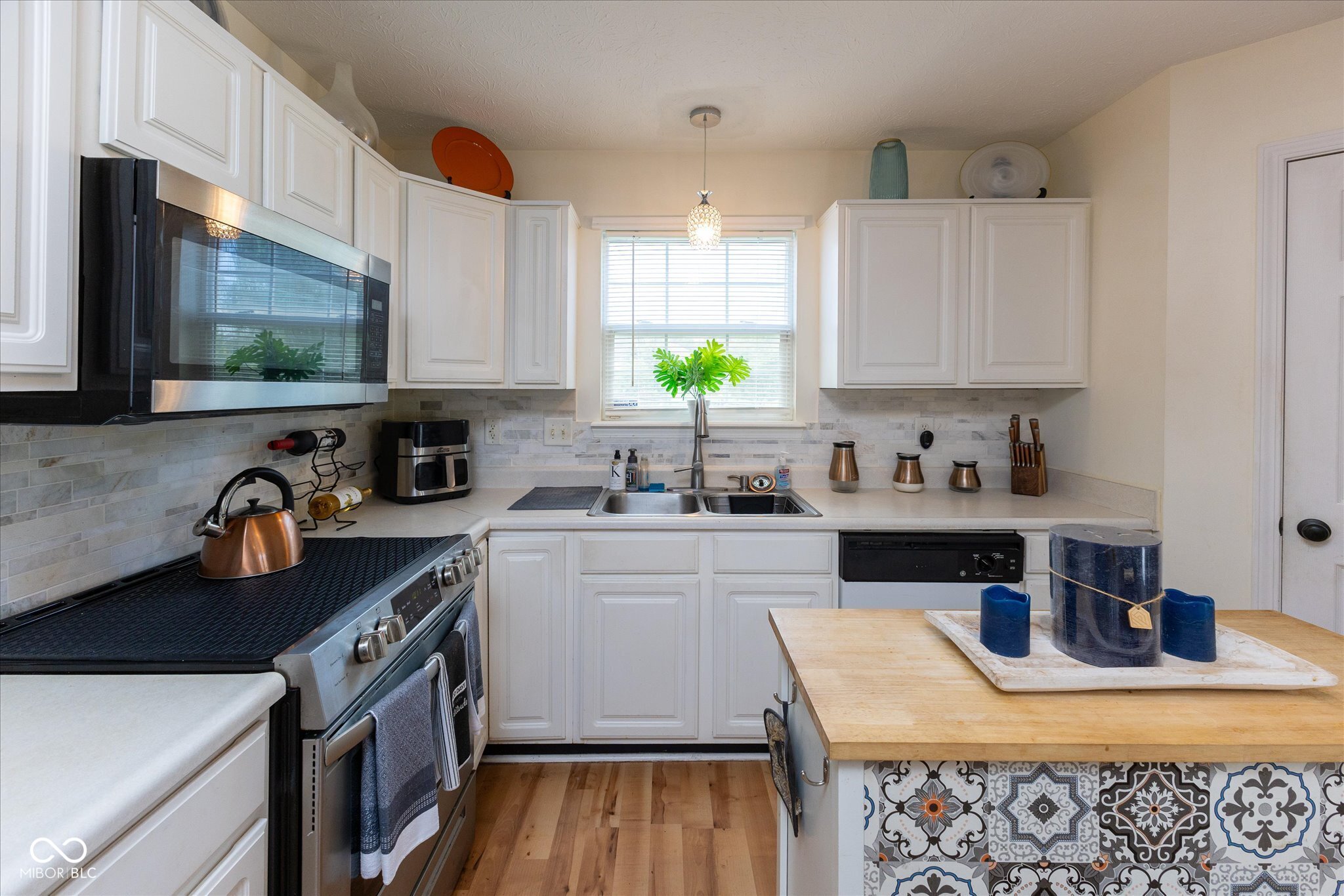 10665 Mistflower Way, Indianapolis, IN, 46235 photo 4 of 20