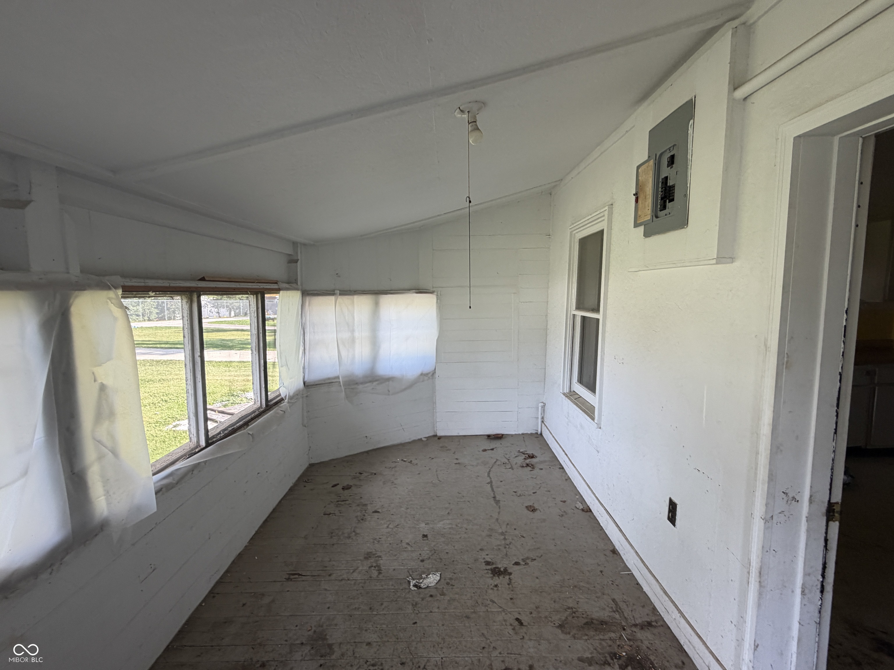 802 9th Street, Bedford, IN, 47421 photo 4 of 10