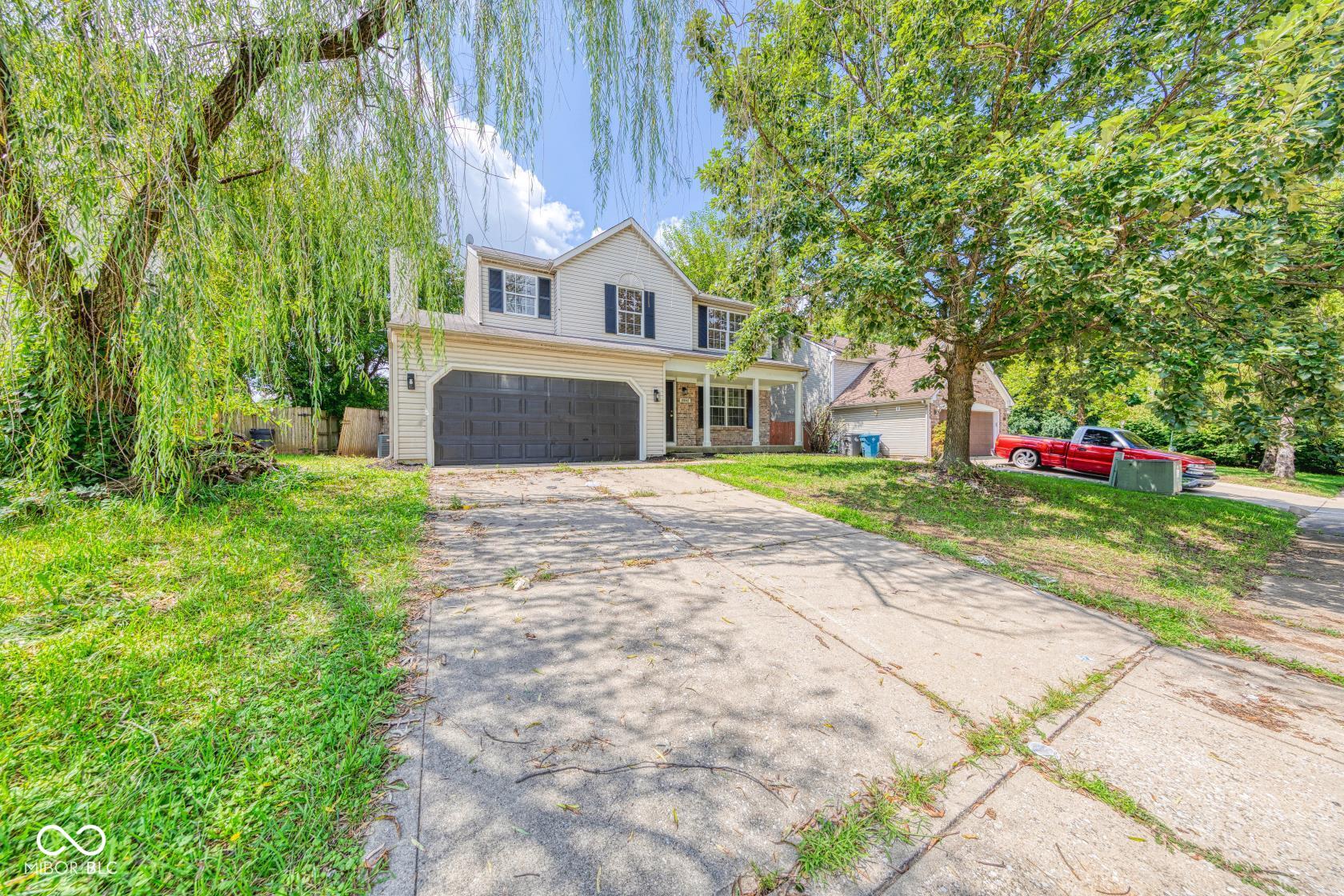 2042 Thousand Oaks Boulevard, Indianapolis, IN, 46214 photo 4 of 43