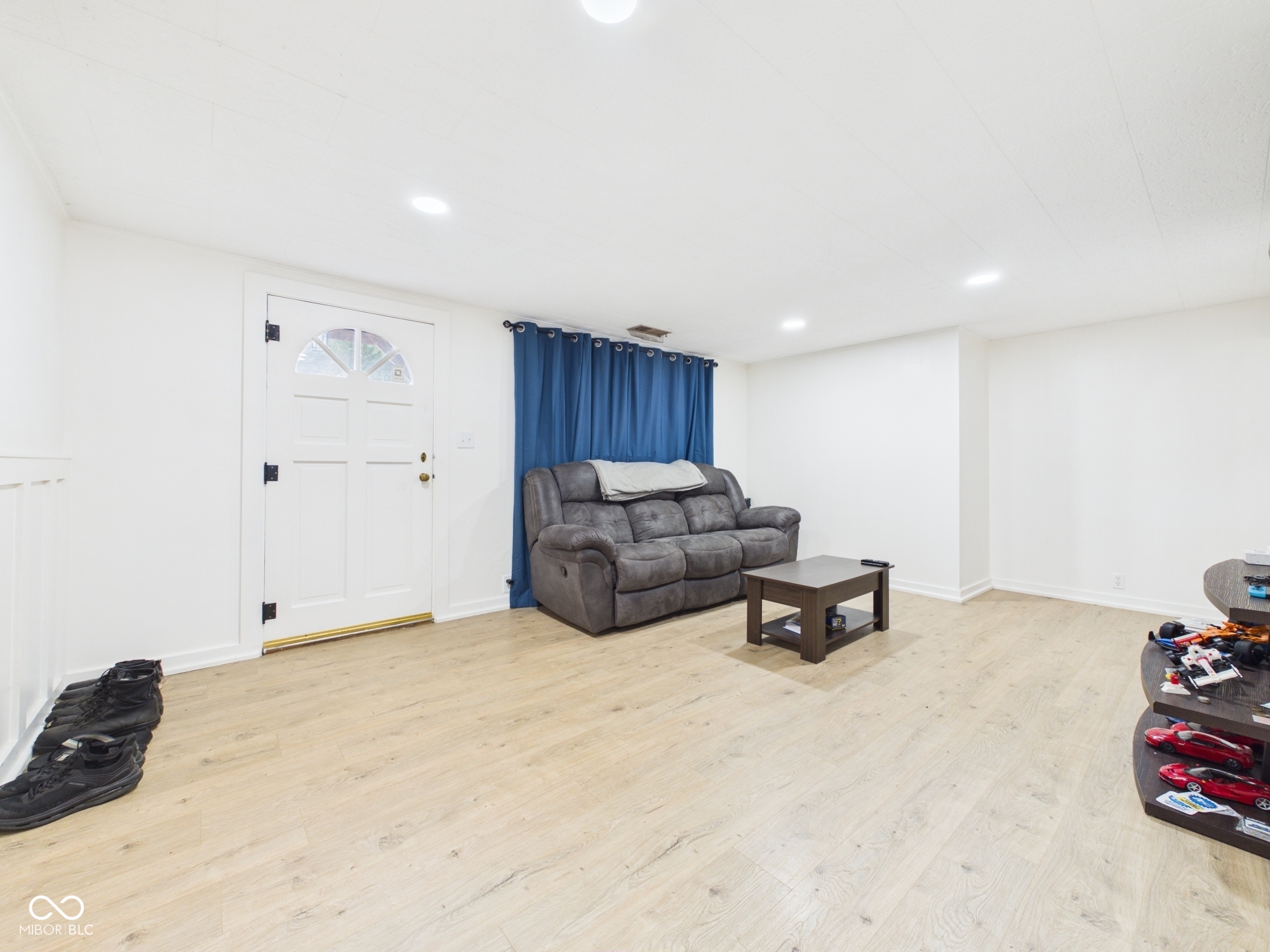 210 S 27th Street, Elwood, IN, 46036 photo 4 of 27