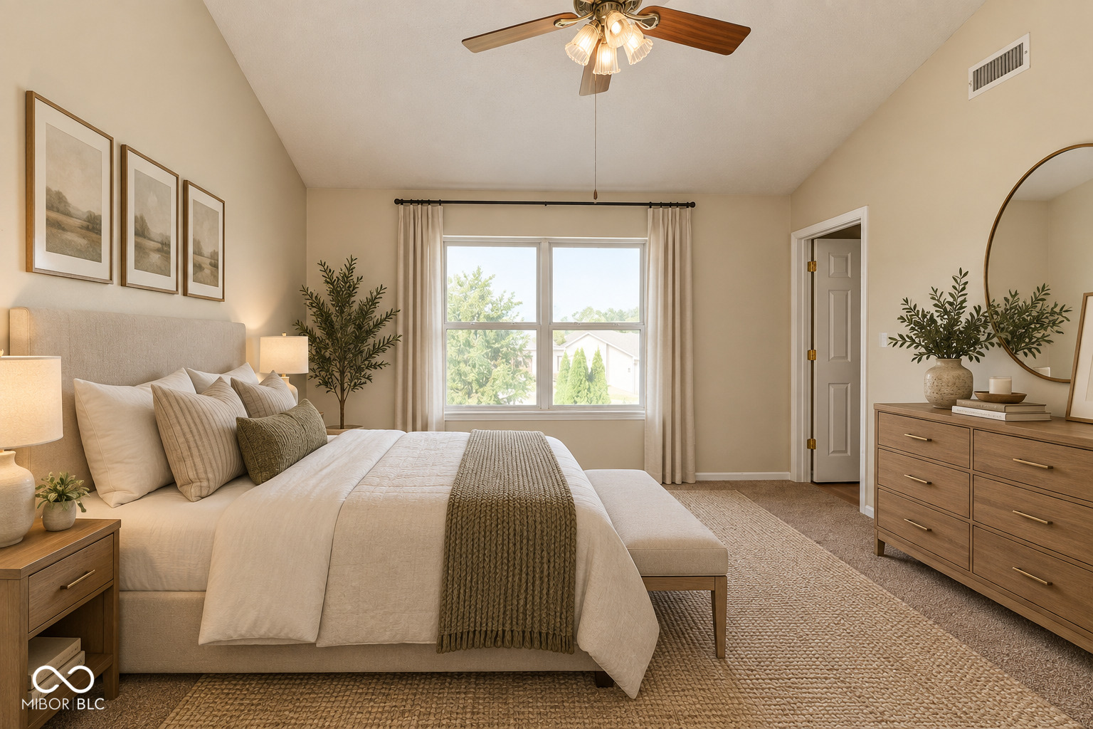 8102 Buford Street, Indianapolis, IN, 46216 photo 4 of 40