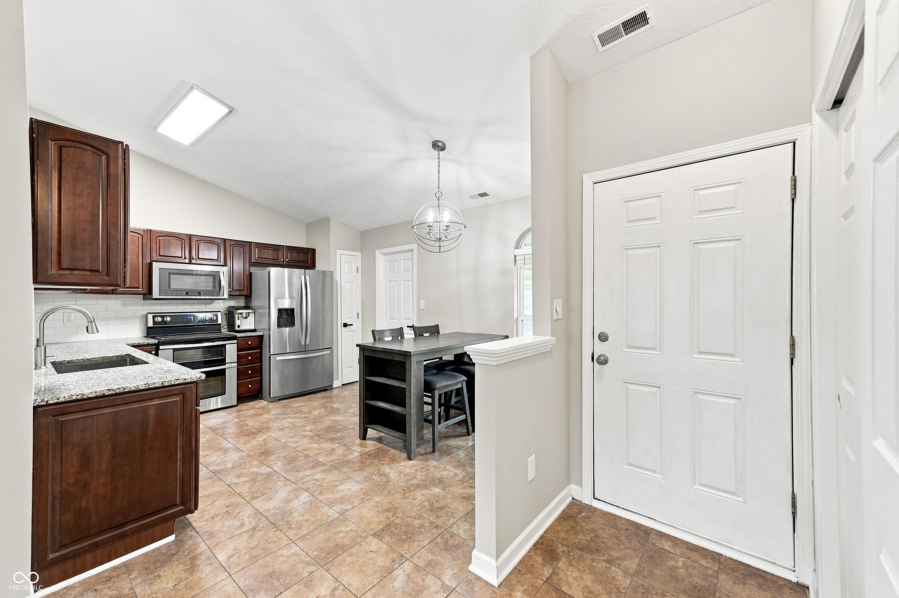 10102 Palmaire Place, Fishers, IN, 46038 photo 4 of 31