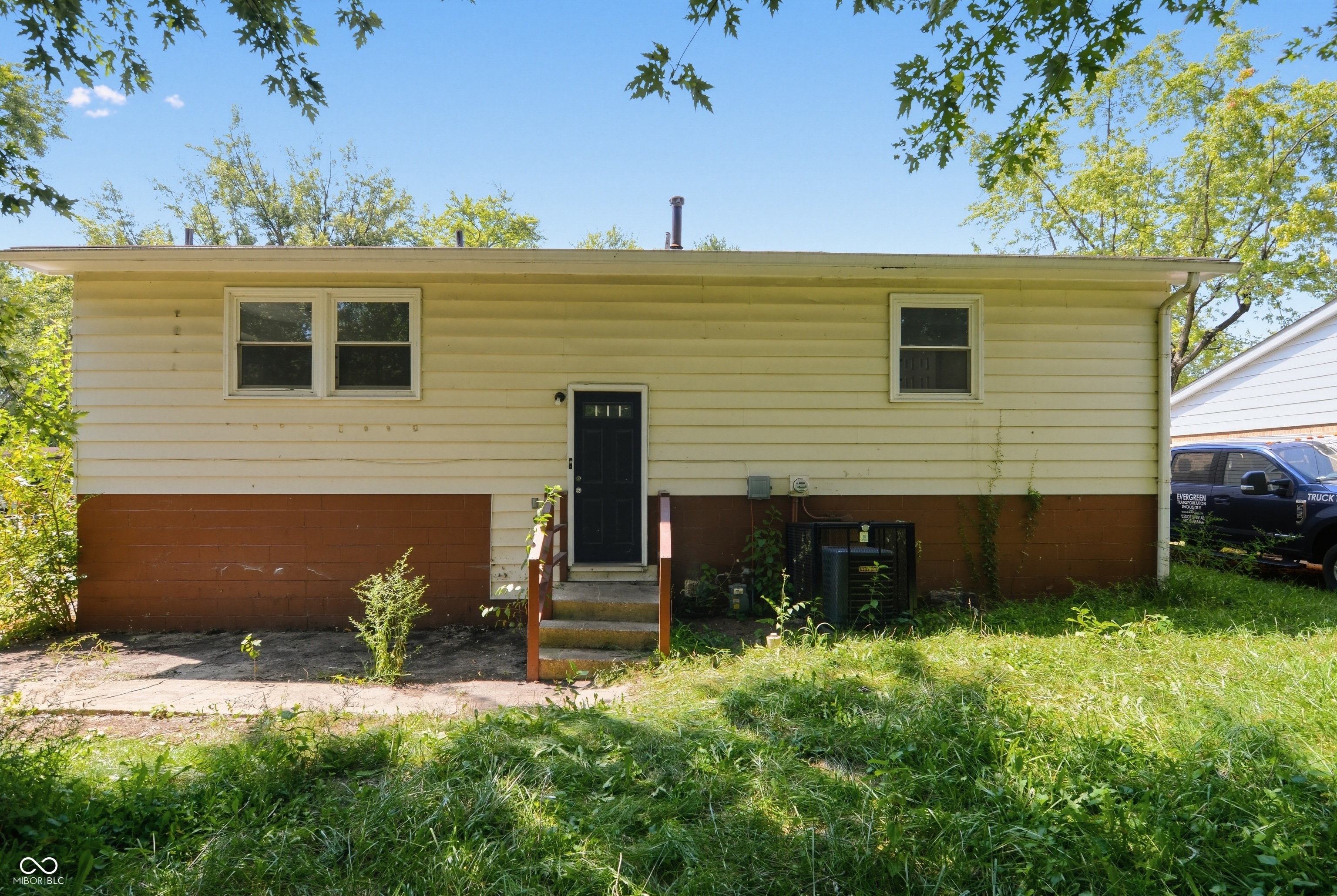 3925 Kivet Court, Indianapolis, IN, 46235 photo 4 of 31