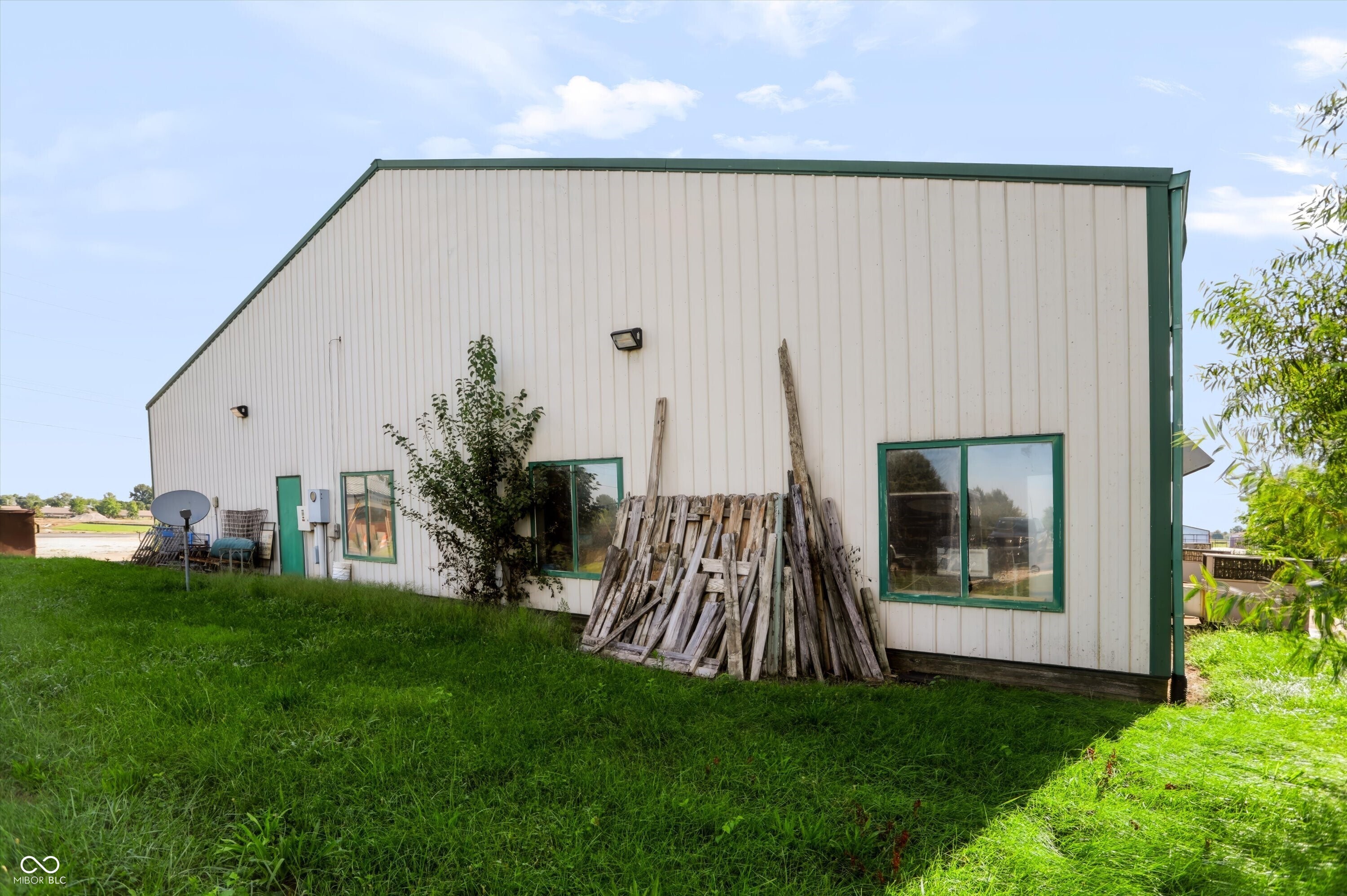 291 E Two Cent Road, Bargersville, IN, 46106 photo 4 of 57
