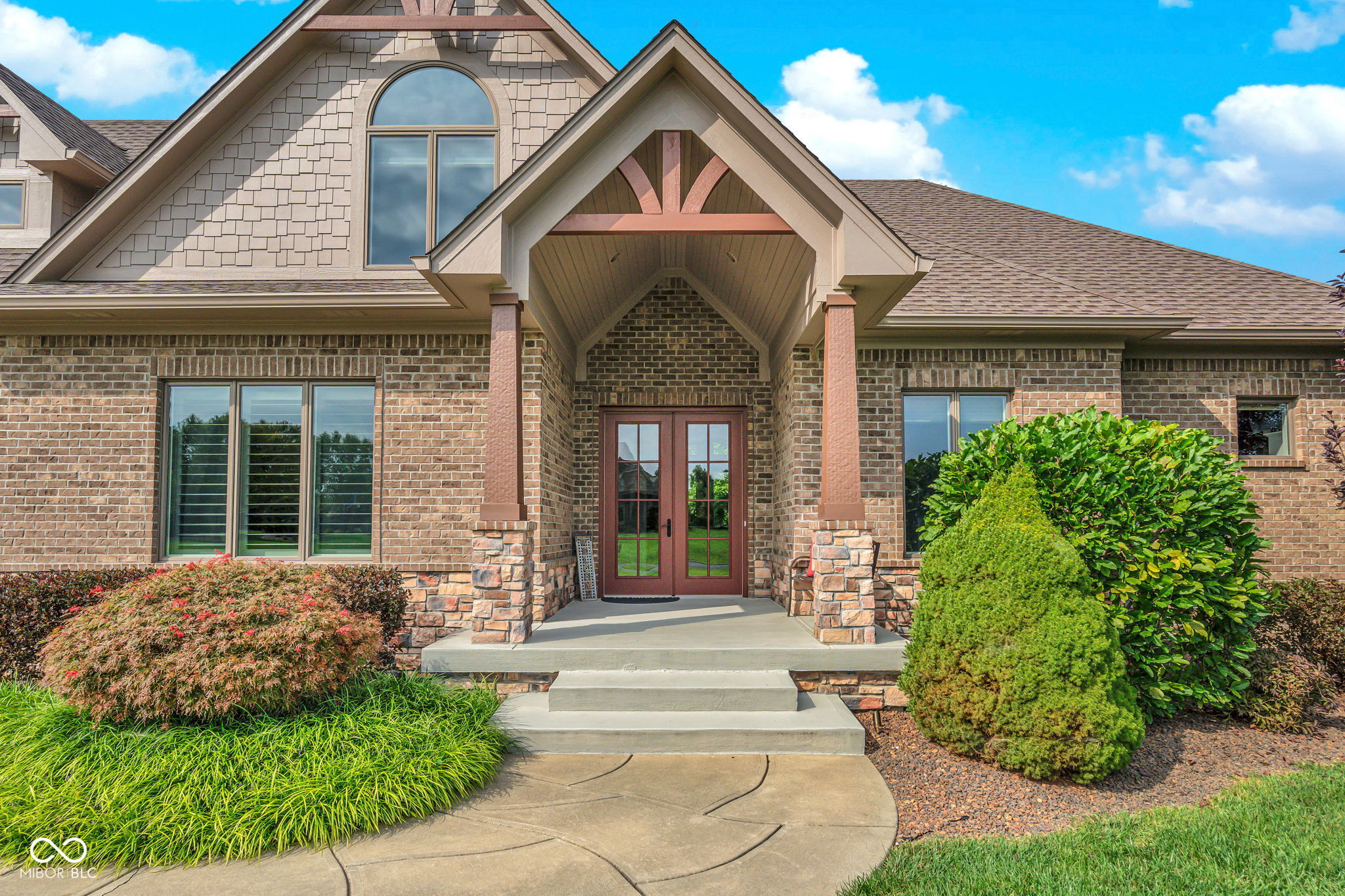 4202 Whitetail Woods Drive, Bargersville, IN, 46106 photo 4 of 114