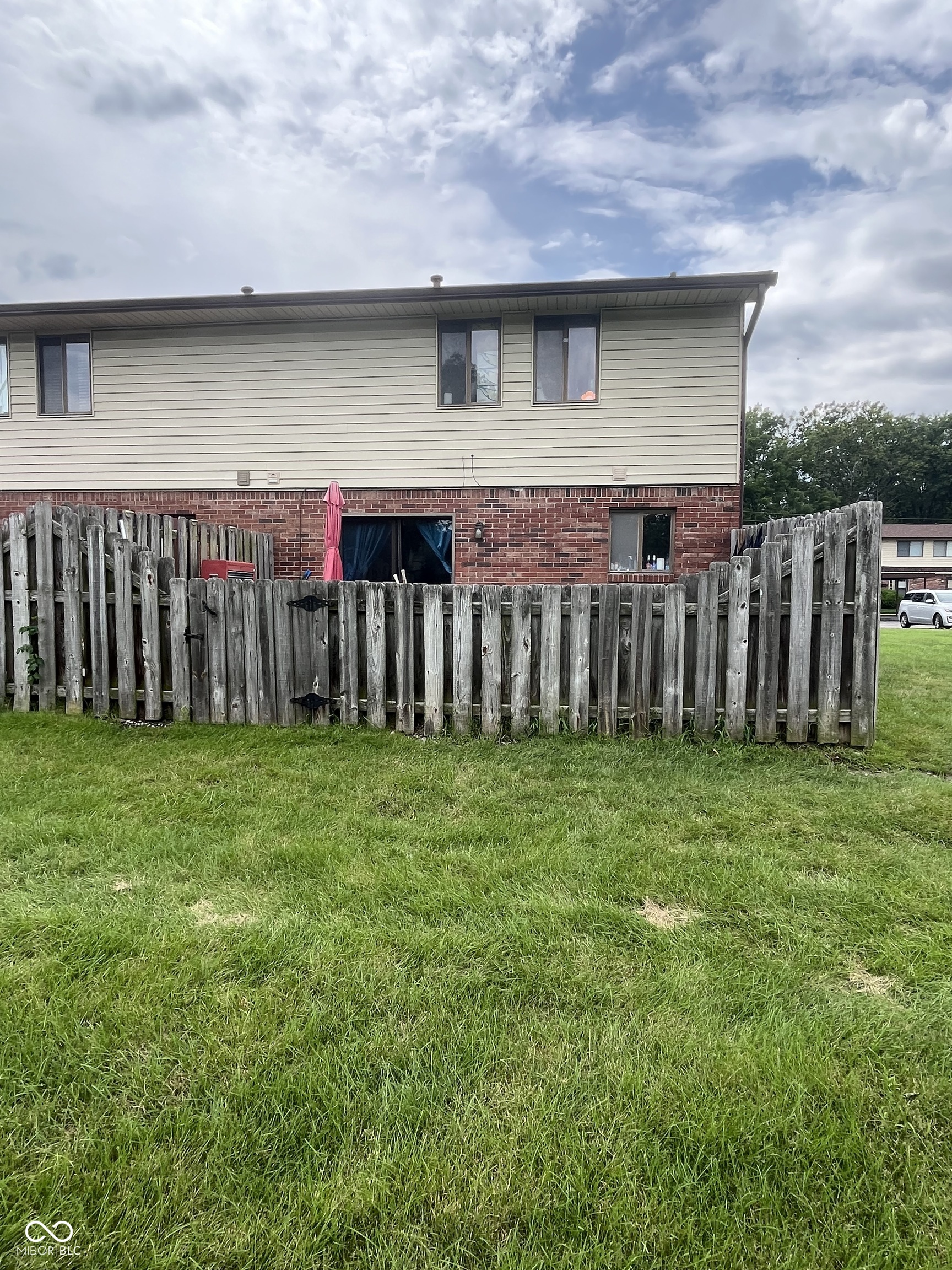 989 Greenwood Trail W, Greenwood, IN, 46142 photo 4 of 20