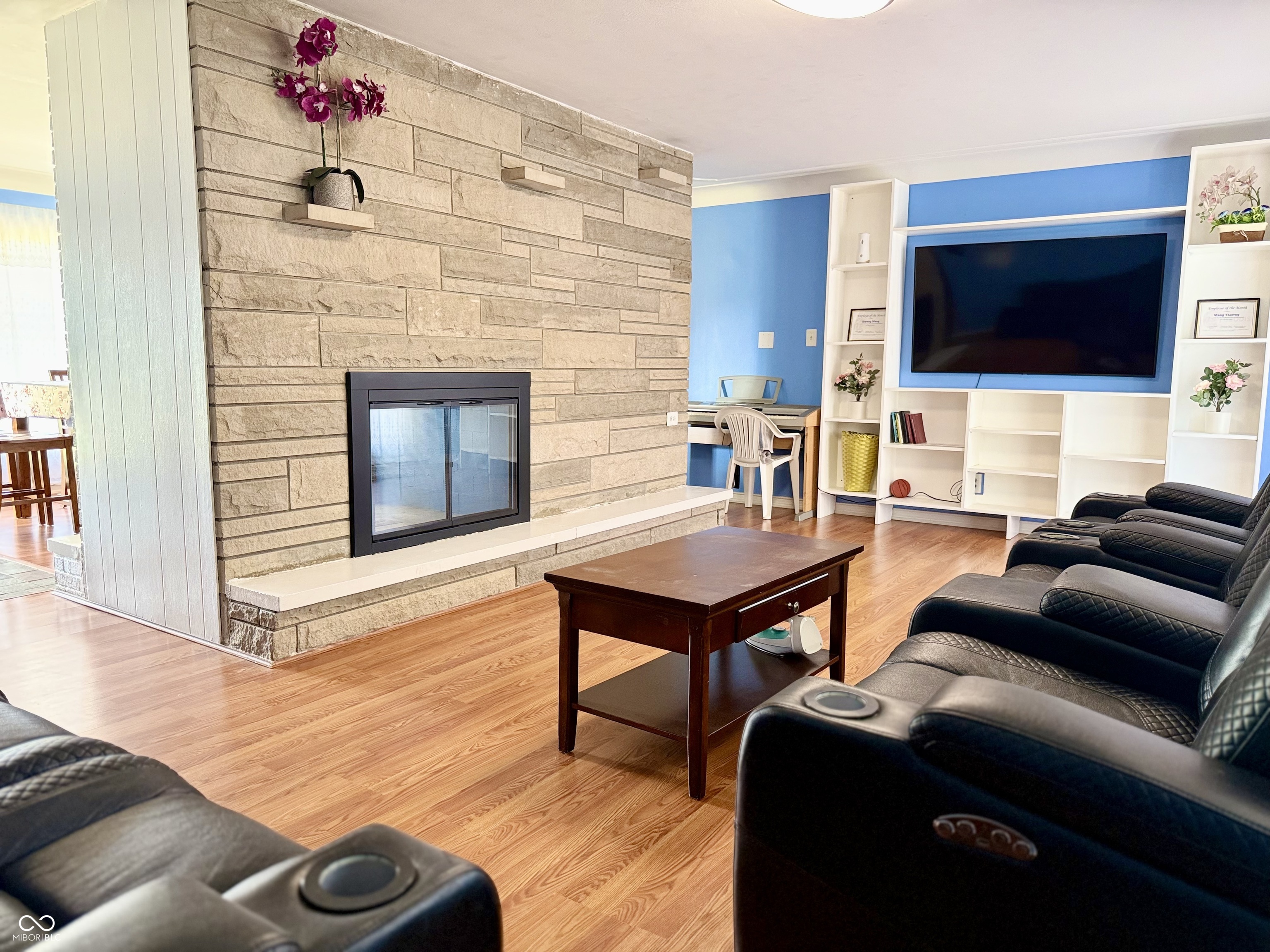 8136 S Pennsylvania Street, Indianapolis, IN, 46227 photo 4 of 21