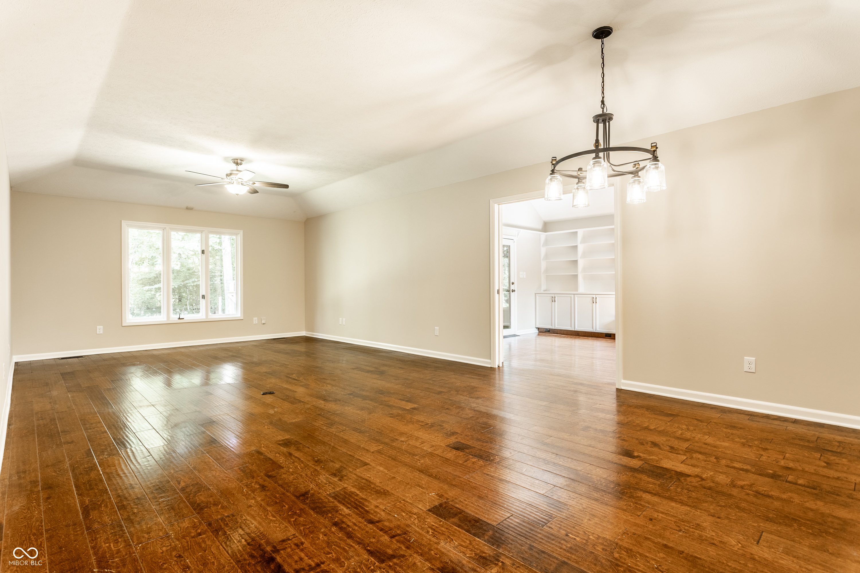 9340 W Point Place, Indianapolis, IN, 46268 photo 4 of 41