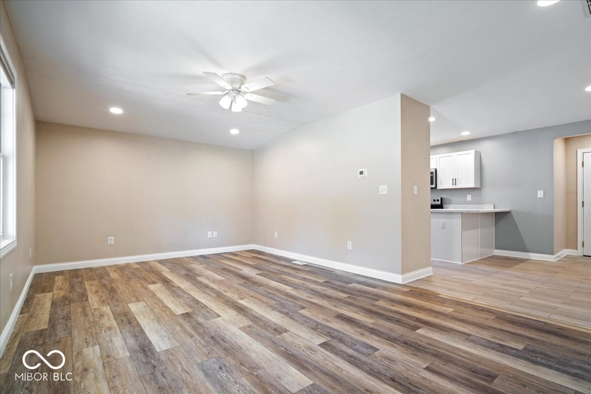 898 S 9th Street, Noblesville, IN, 46060 photo 4 of 34