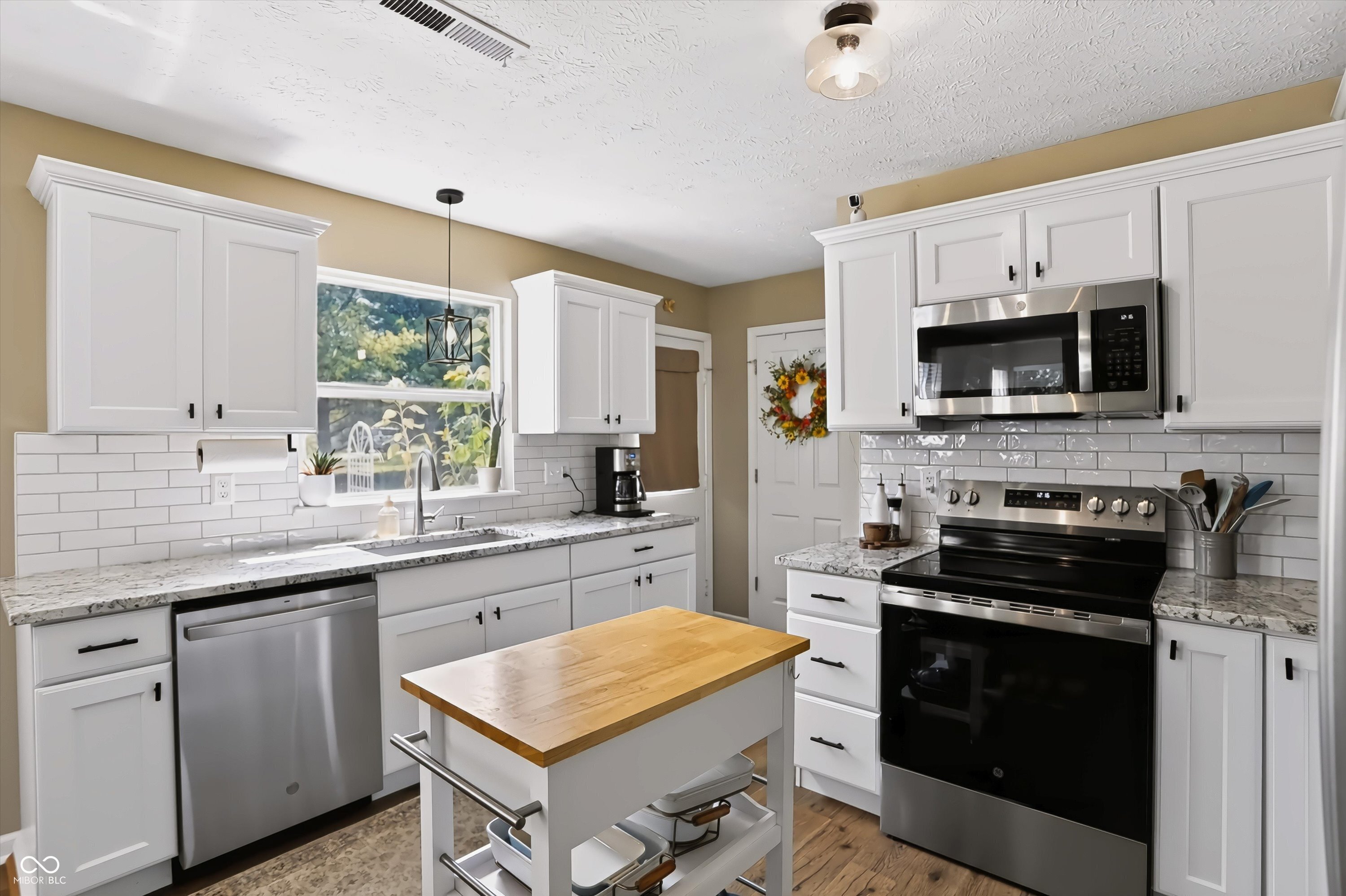 6511 Caressa Way, Indianapolis, IN, 46259 photo 4 of 55