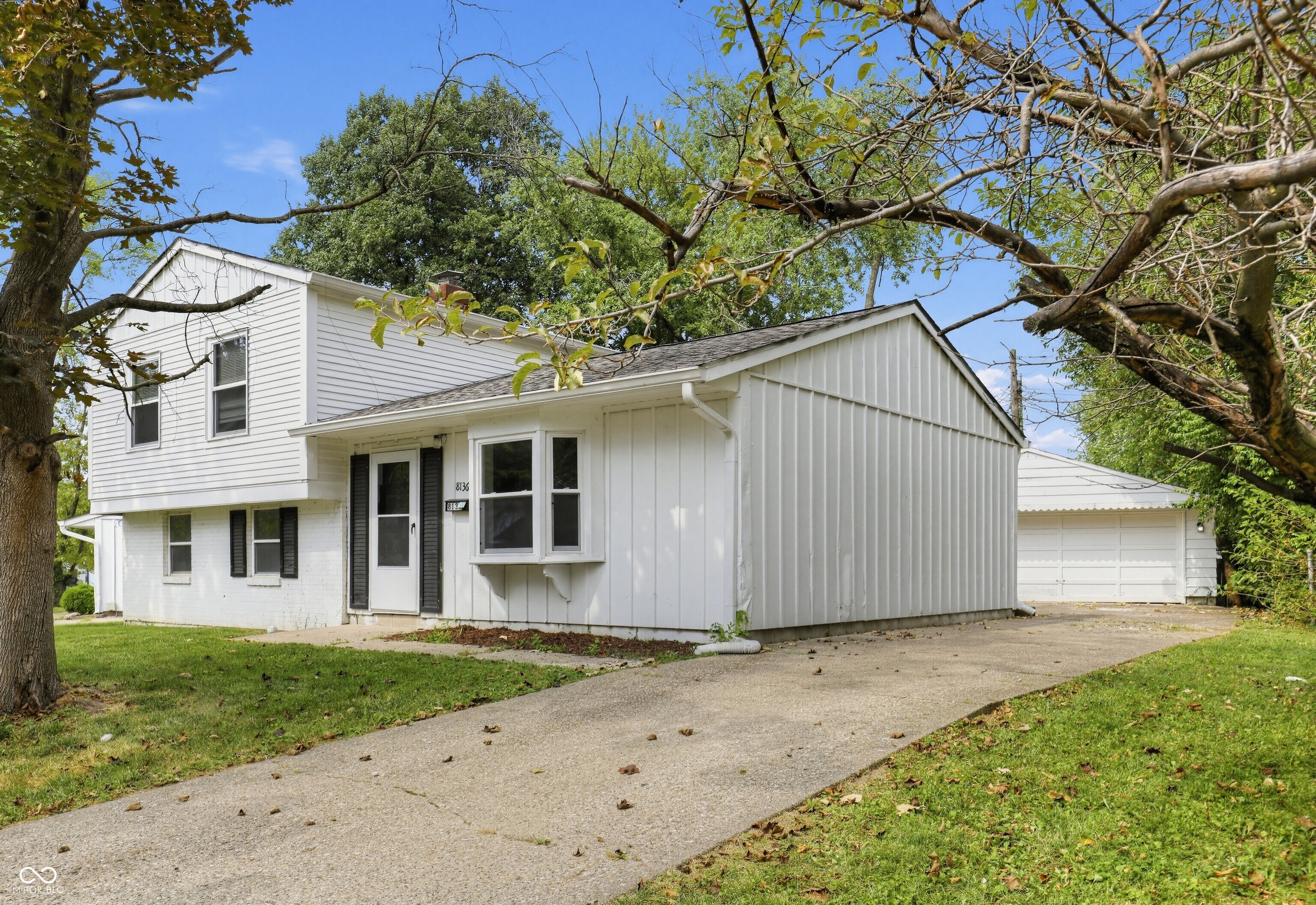 8136 Crousore Road, Indianapolis, IN, 46219 photo 4 of 34