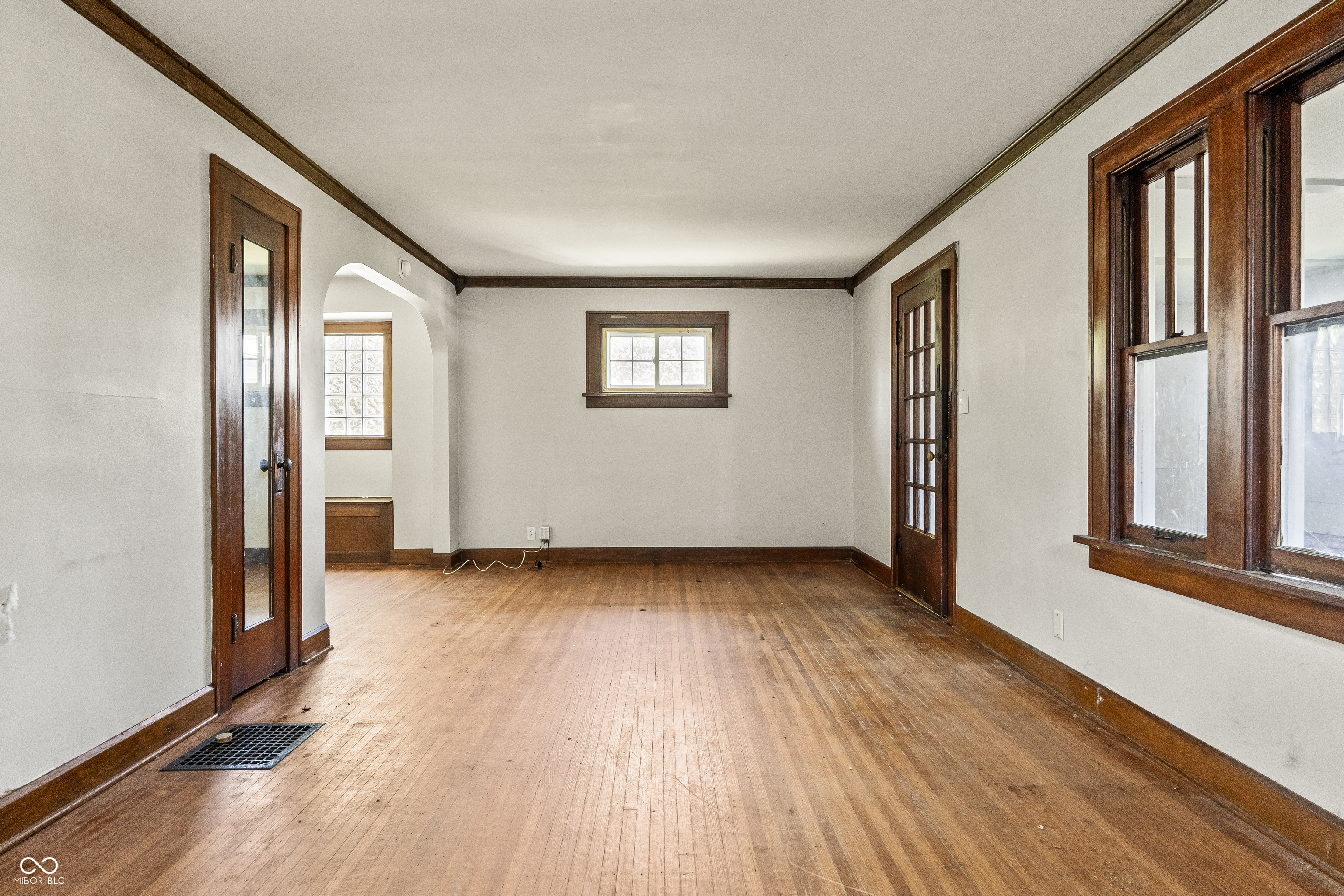 50 N Catherwood Avenue, Indianapolis, IN, 46219 photo 4 of 16