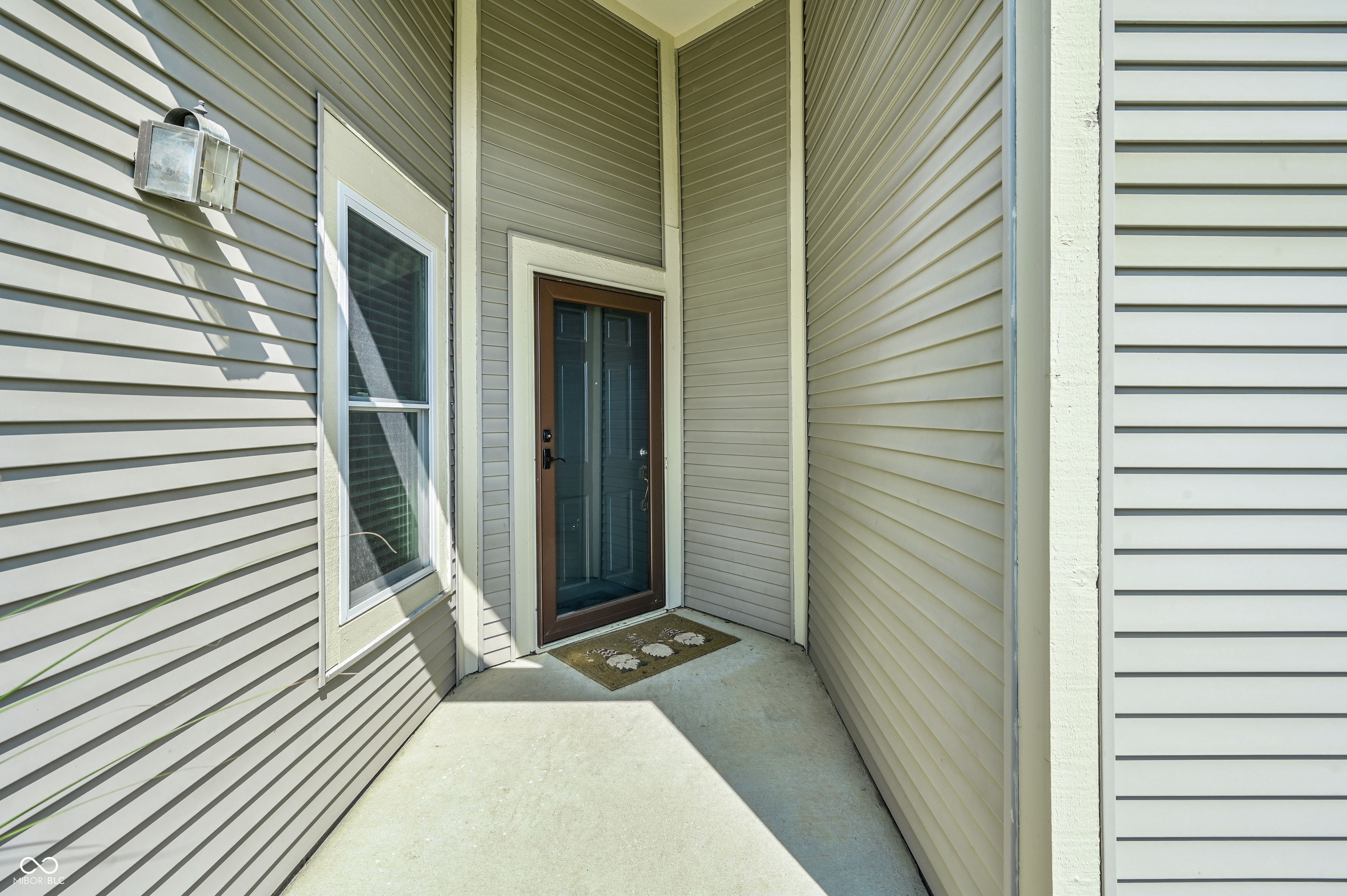 9516 Aberdare Drive, Indianapolis, IN, 46250 photo 4 of 27
