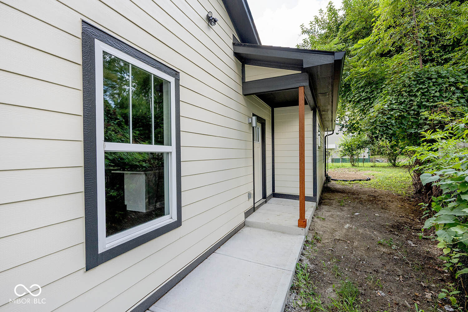 5867 Shimer Avenue, Indianapolis, IN, 46219 photo 4 of 31