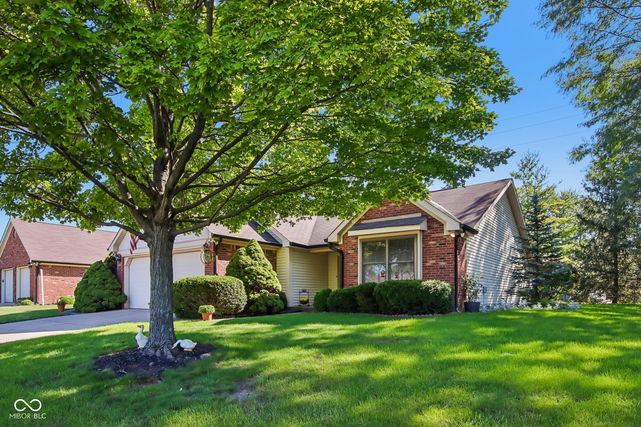 143 President Trail E, Indianapolis, IN, 46229 photo 4 of 49