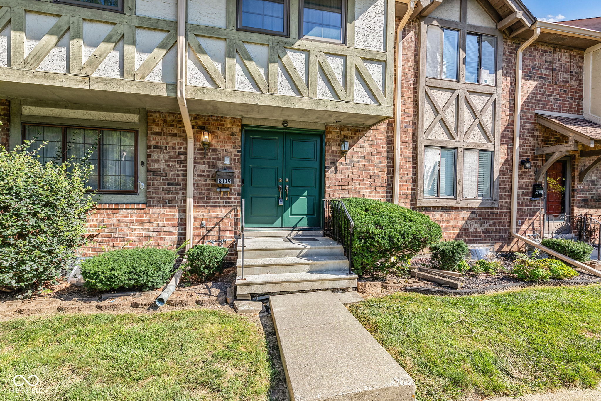 8119 Bromley Place, Indianapolis, IN, 46219 photo 4 of 61