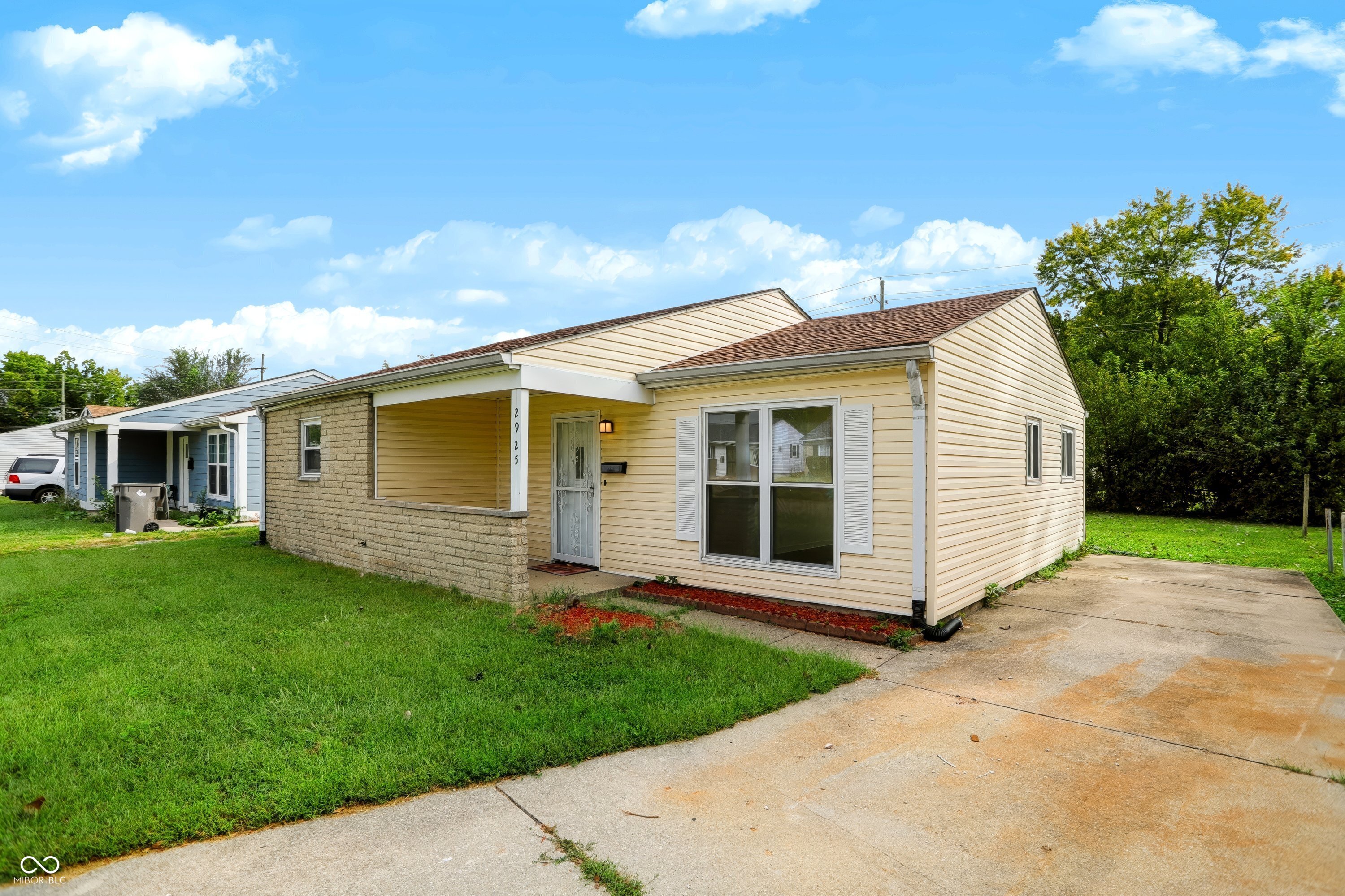 2925 Baltimore Avenue, Indianapolis, IN, 46218 photo 4 of 44
