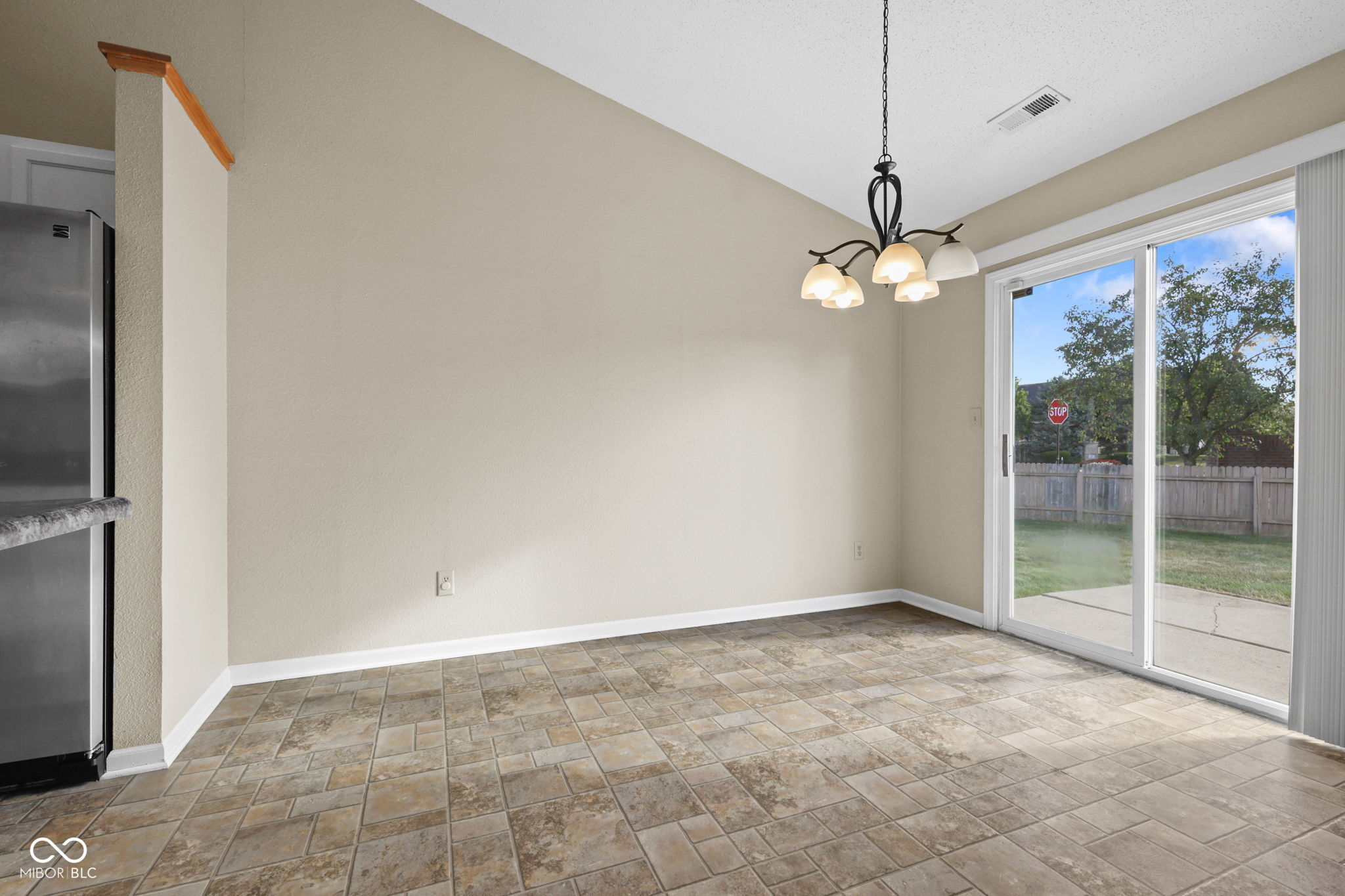 8343 Crosser Drive, Indianapolis, IN, 46237 photo 4 of 31