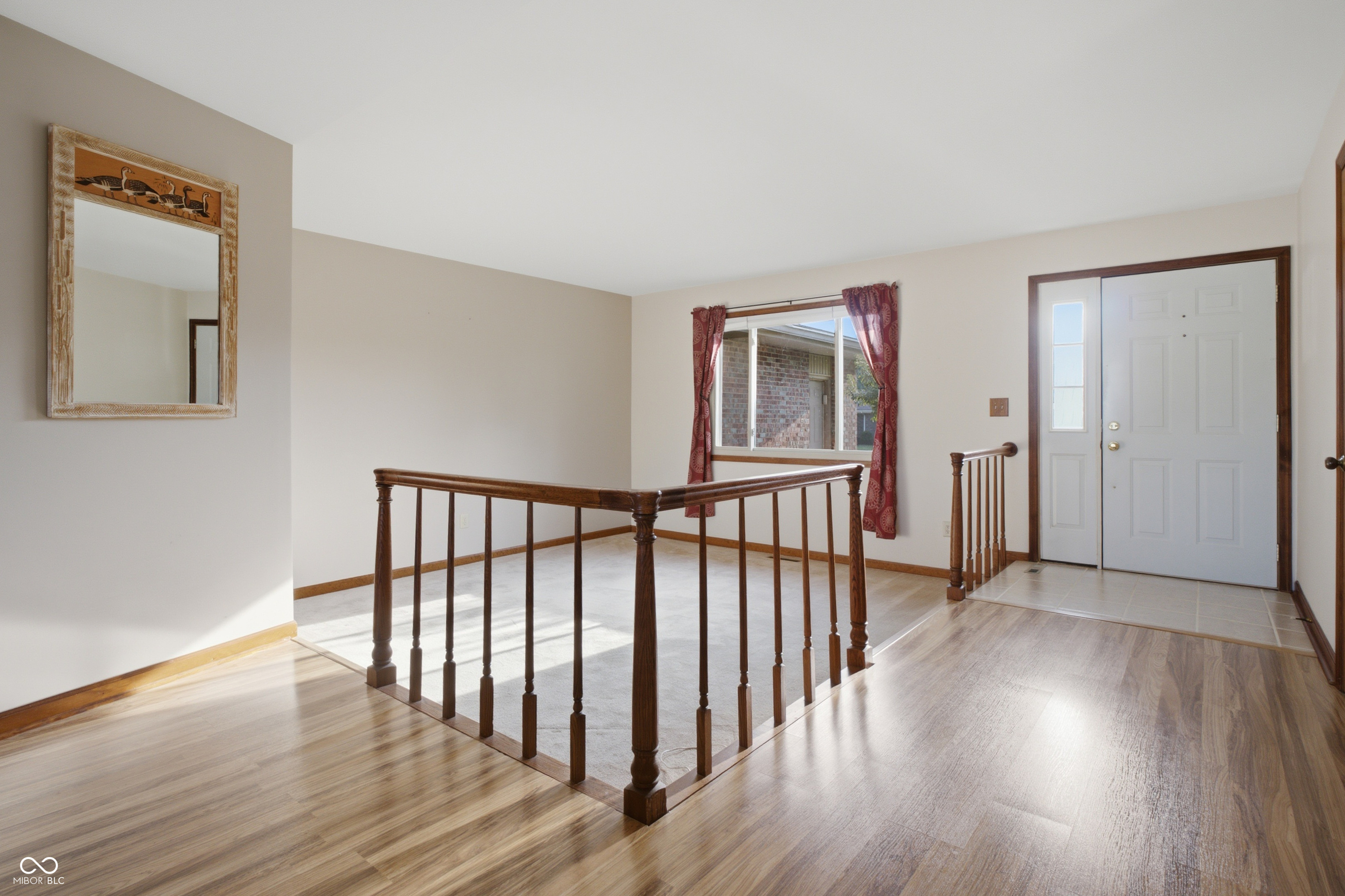 3260 Woodcrest Court, Columbus, IN, 47203 photo 4 of 46