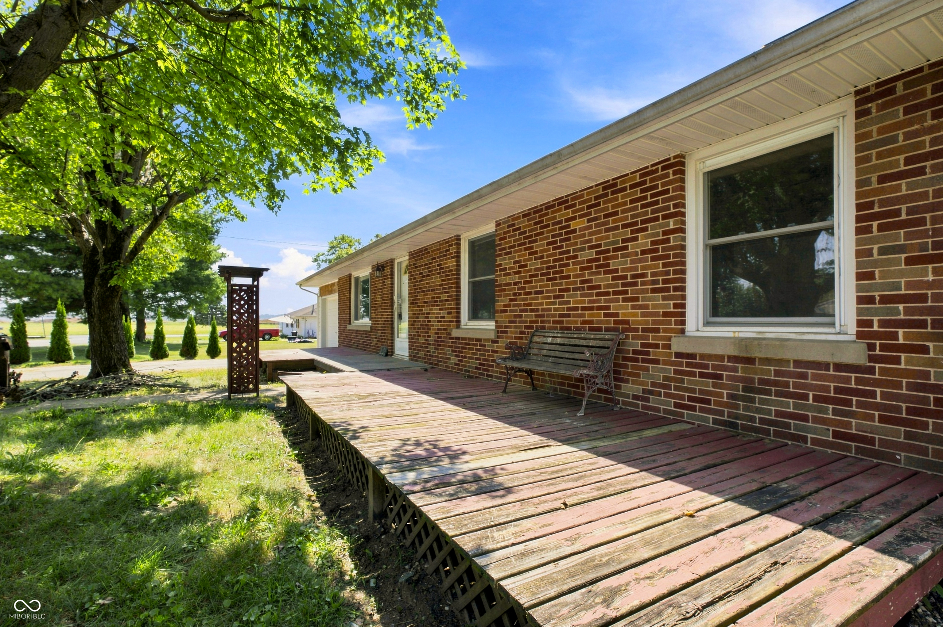 5628 Denois Street, Columbus, IN, 47201 photo 4 of 27