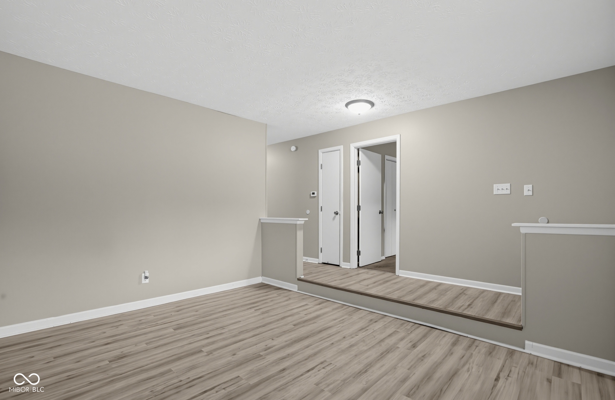 9825 E 17th Street, Indianapolis, IN, 46229 photo 4 of 31