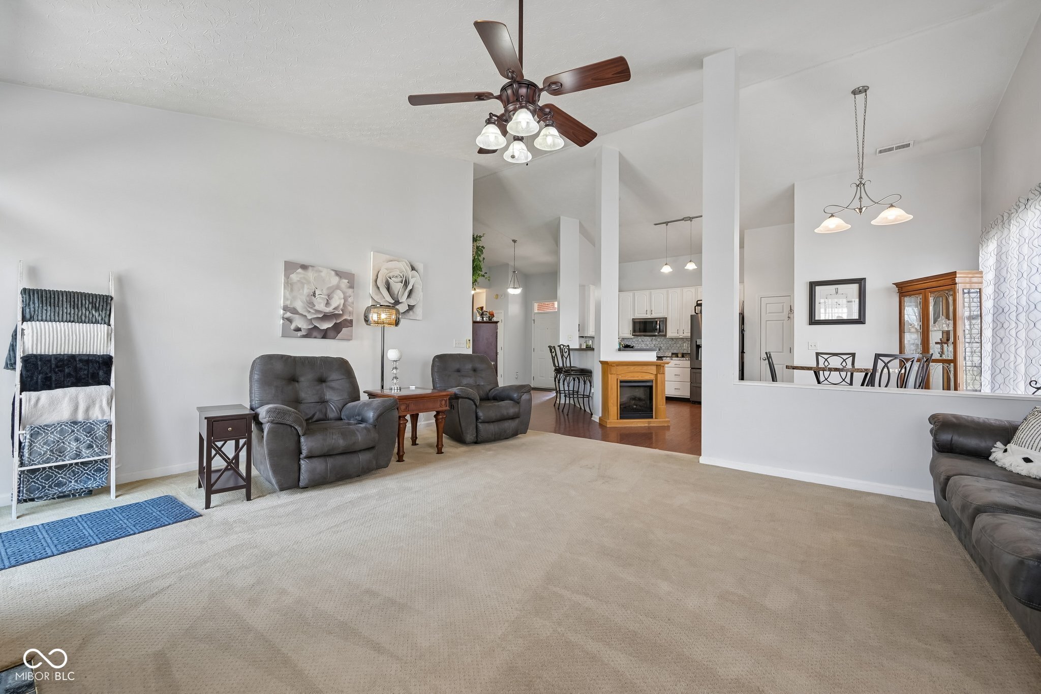 1098 Springwater Circle, Greenwood, IN, 46143 photo 4 of 30