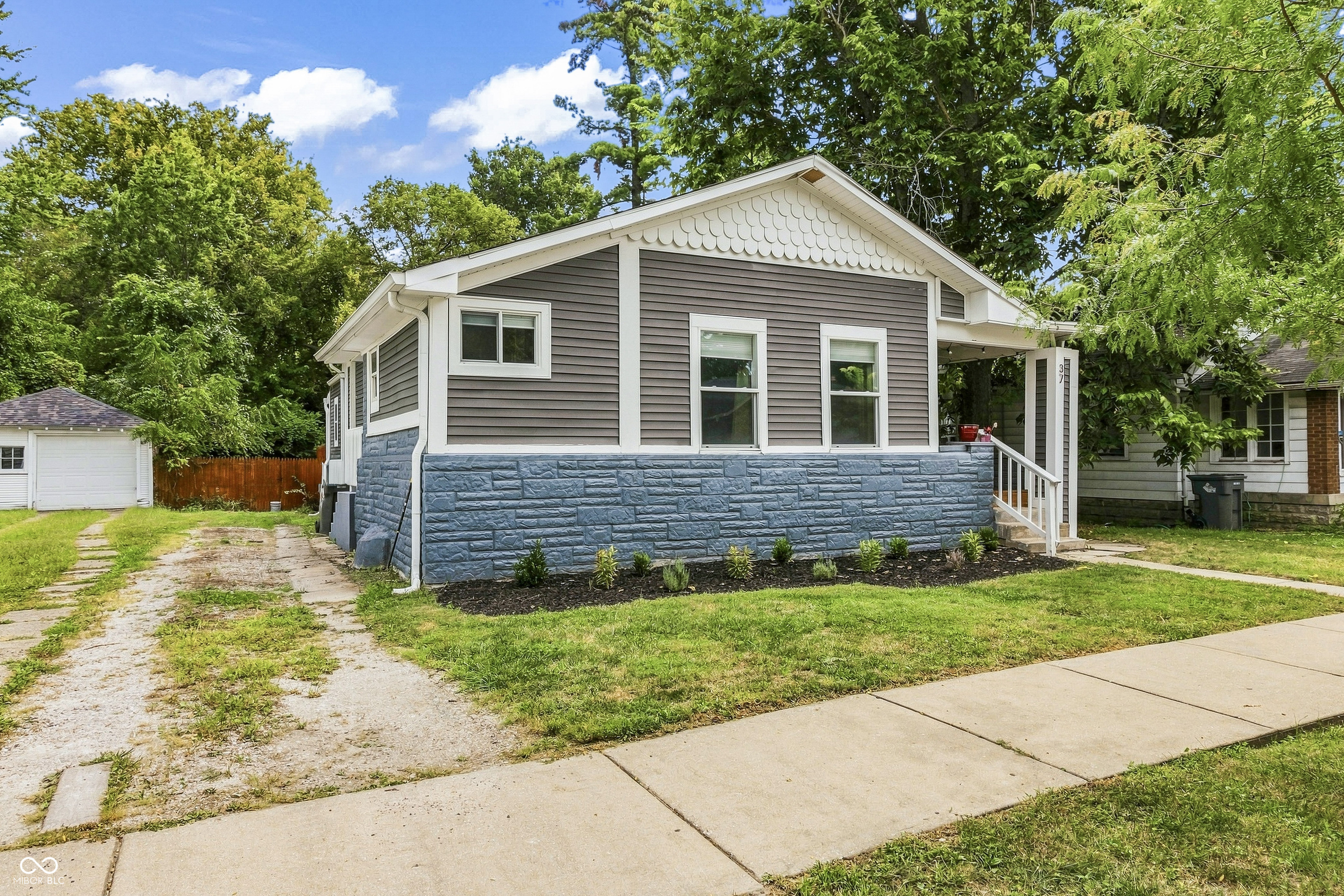 37 N Riley Avenue, Indianapolis, IN, 46201 photo 4 of 54