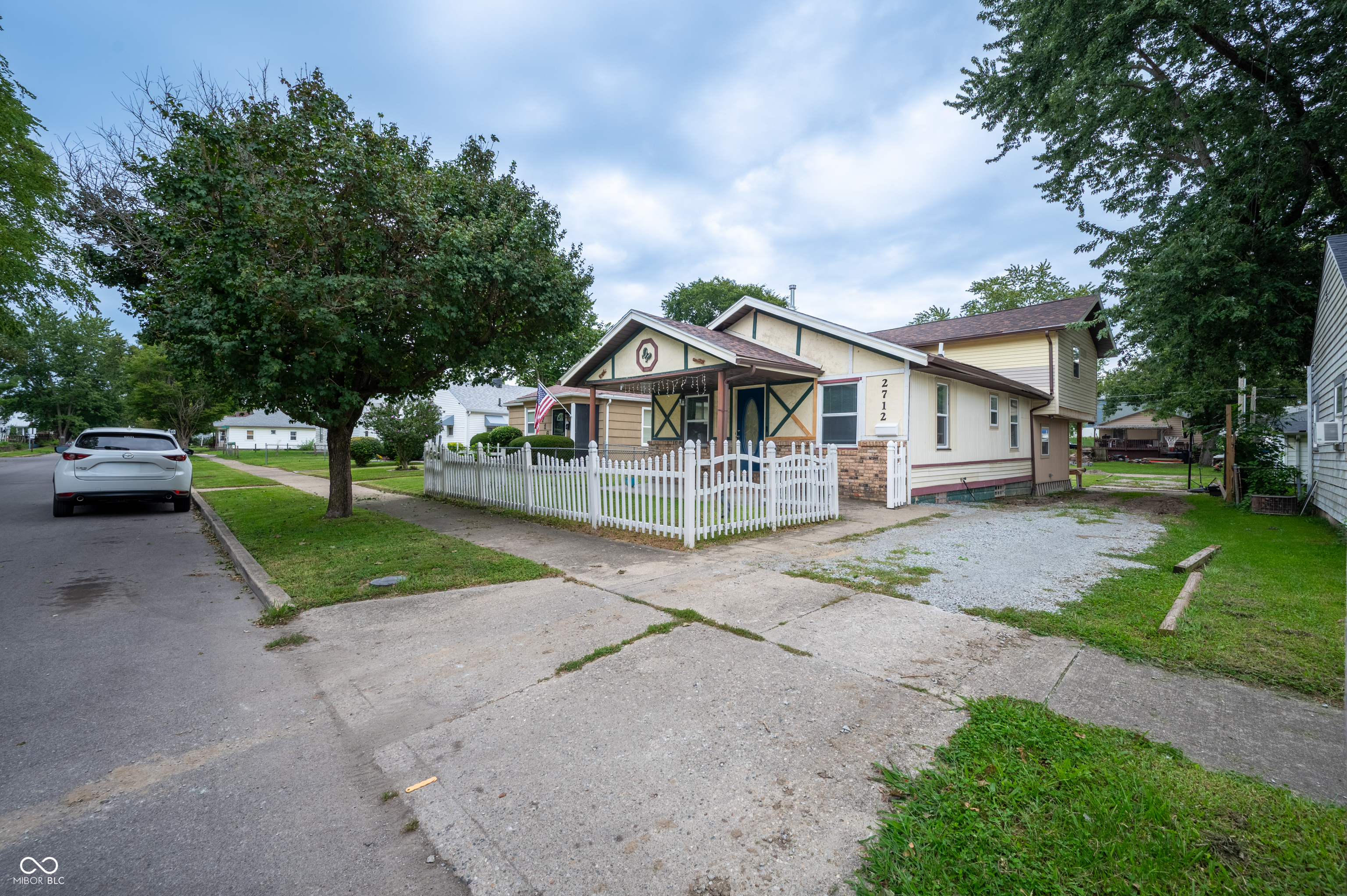 2712 Fletcher Street, Anderson, IN, 46016 photo 4 of 32