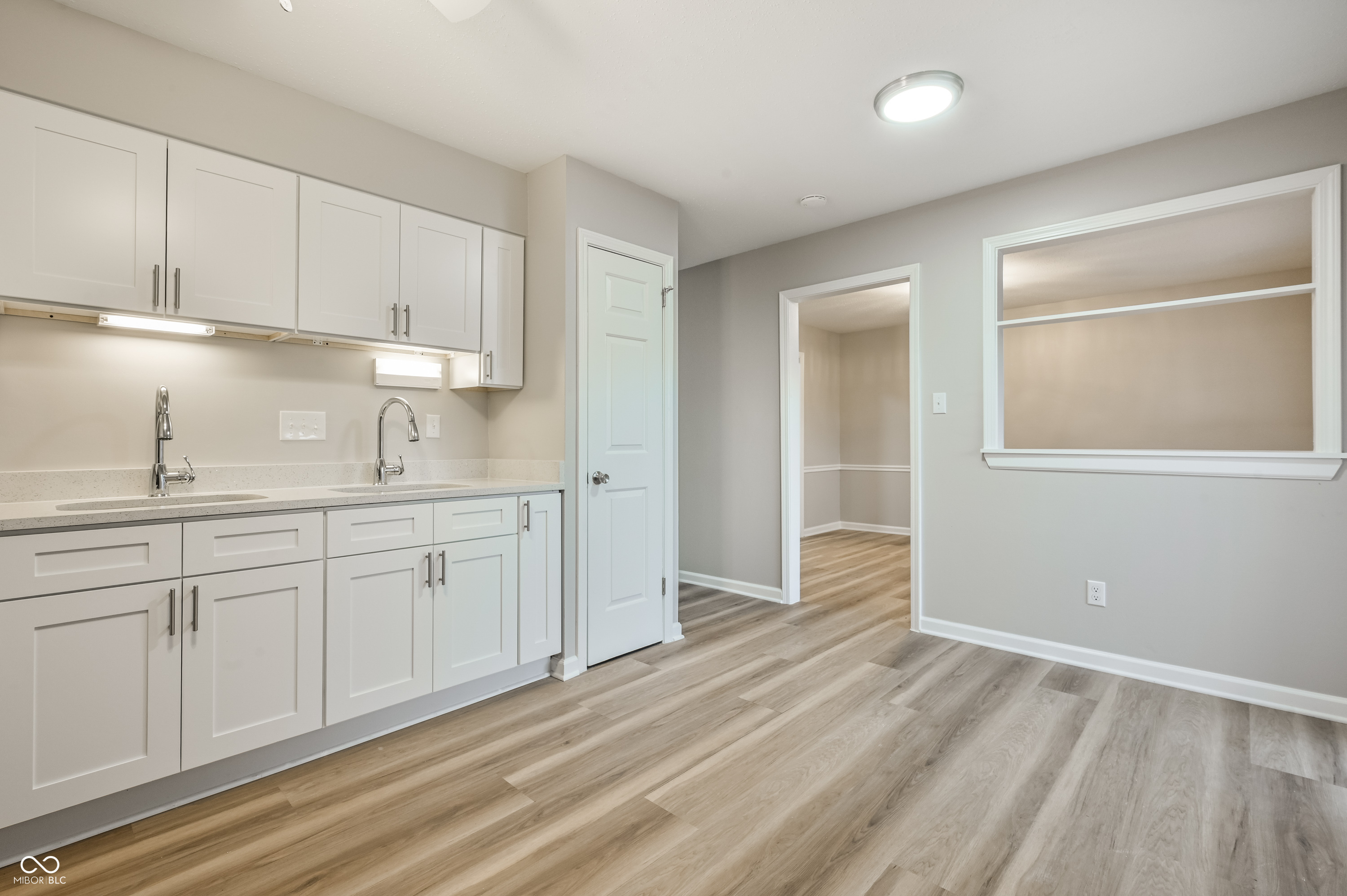 851 Indigo Way #A, Indianapolis, IN, 46260 photo 4 of 33