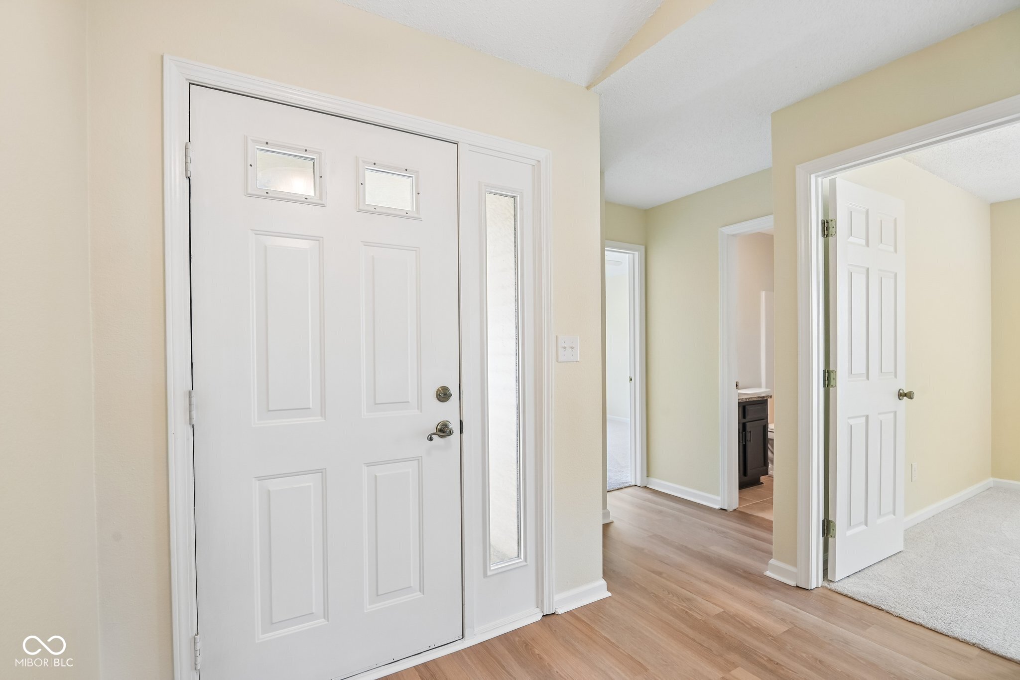 12886 Longleaf Lane, Fishers, IN, 46038 photo 4 of 33