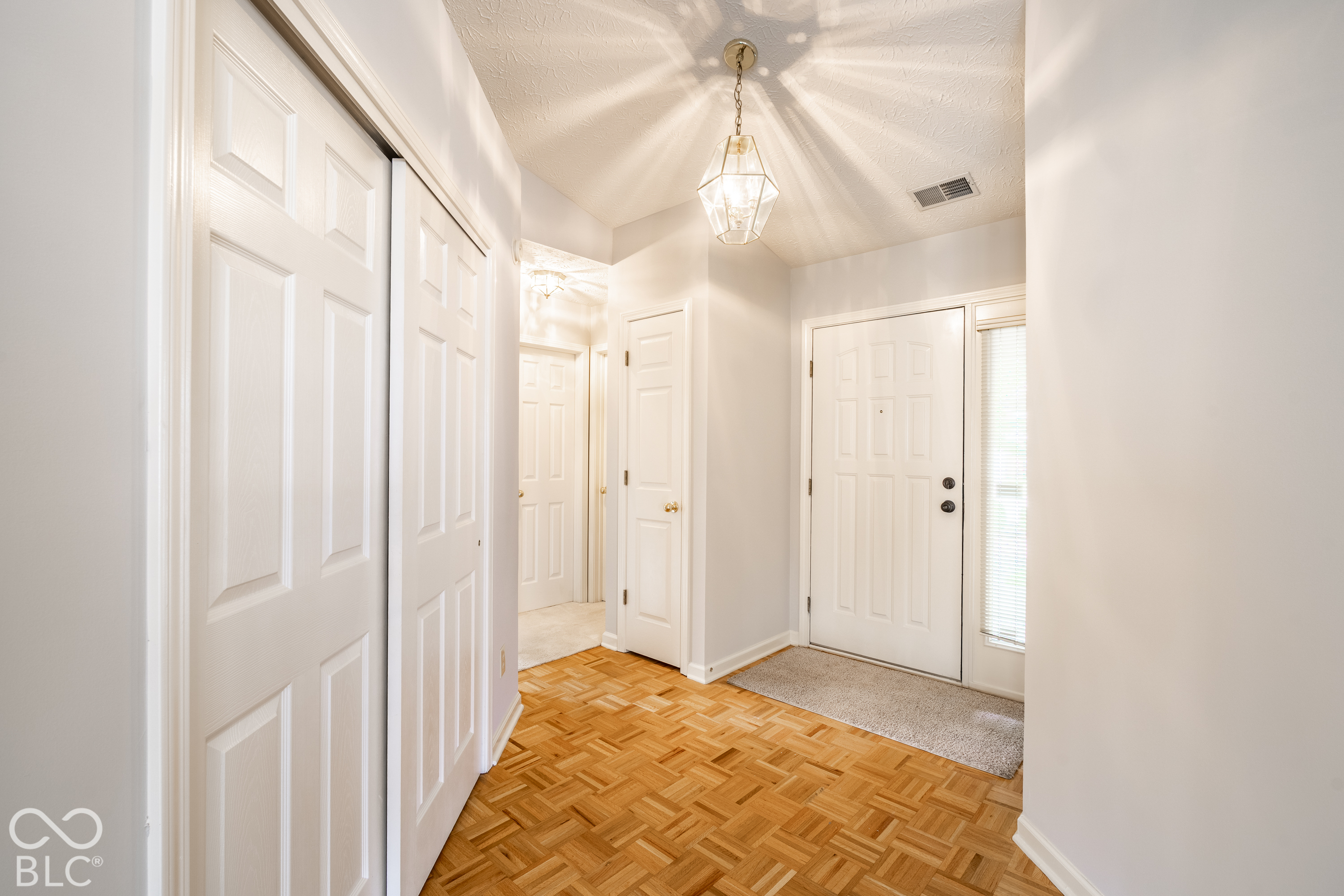 5817 Common Circle, Indianapolis, IN, 46220 photo 4 of 38
