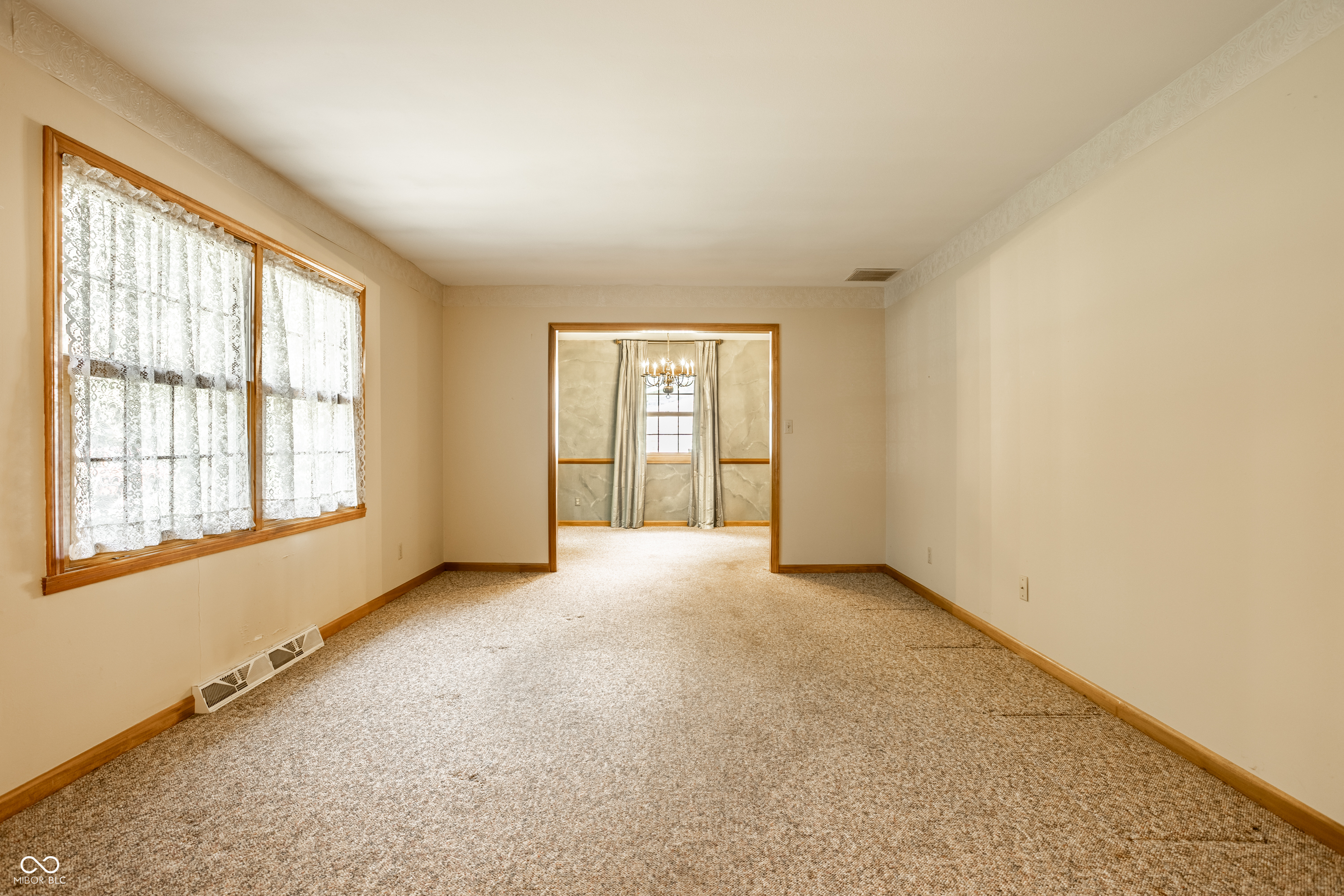 7143 Mohawk Lane, Indianapolis, IN, 46260 photo 4 of 42