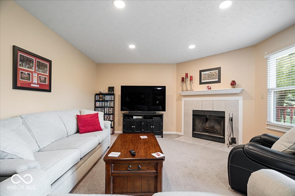 10828 Sedgegrass Drive, Indianapolis, IN, 46235 photo 4 of 37