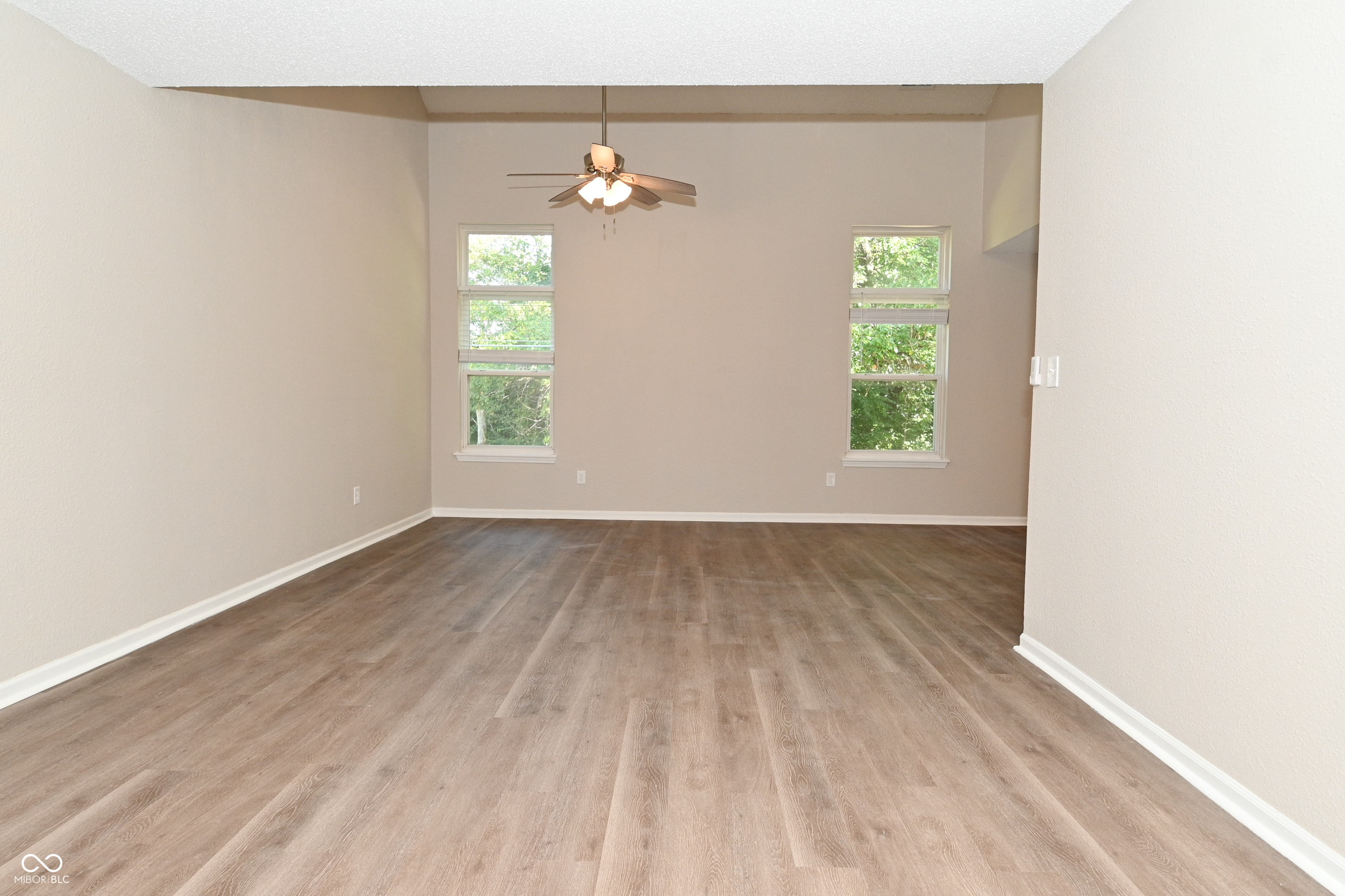 4422 Autumn Crest Court, Indianapolis, IN, 46268 photo 4 of 33