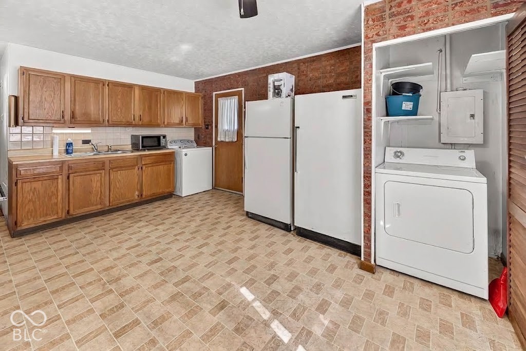 595 N Meridian Street, Greenwood, IN, 46143 photo 4 of 21