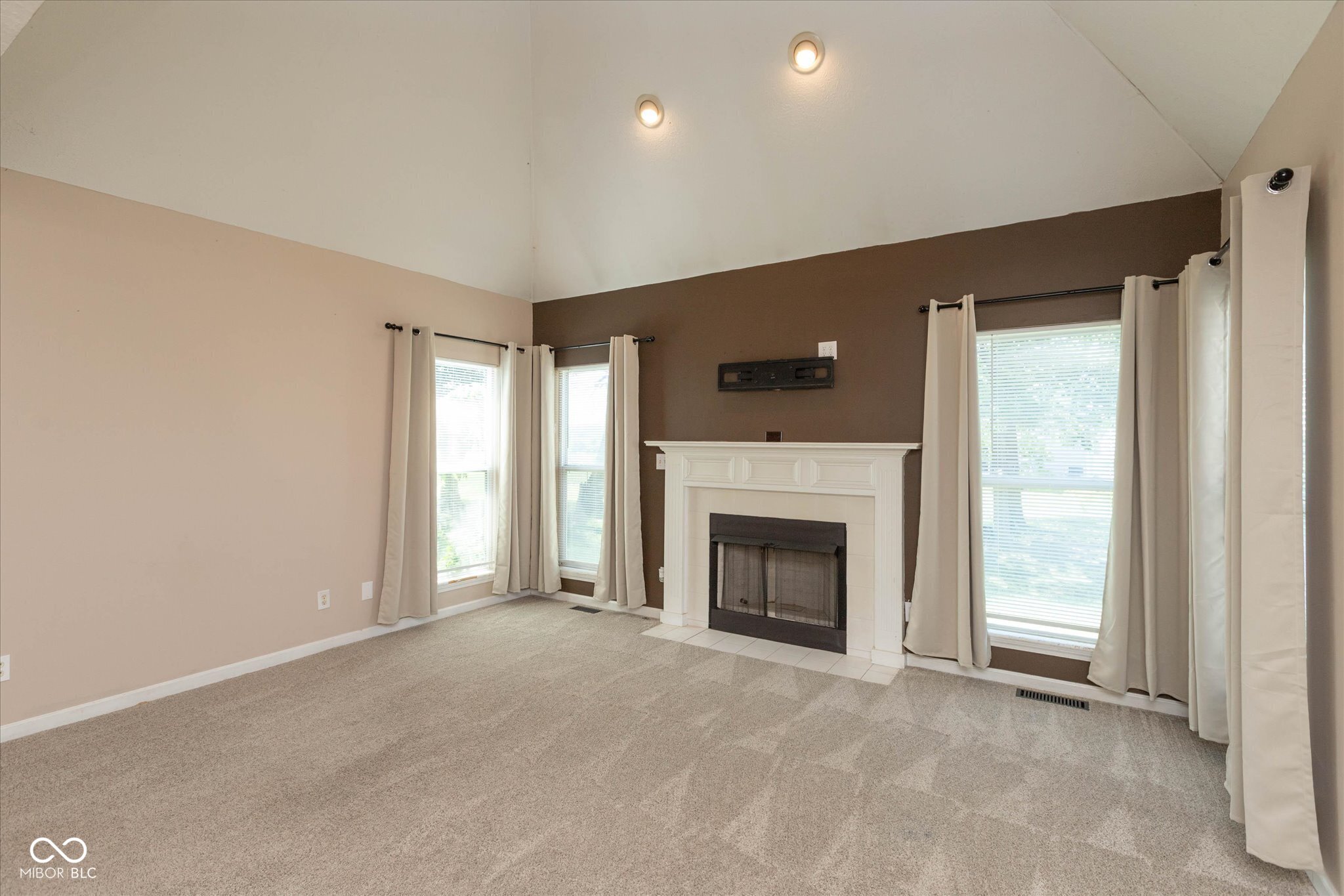 1200 Matthews Court, Franklin, IN, 46131 photo 4 of 37