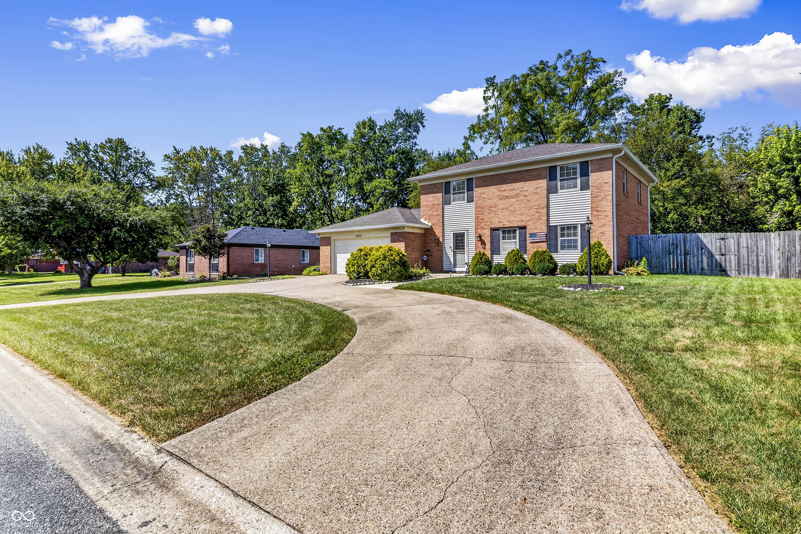 2306 Lema Circle, Indianapolis, IN, 46229 photo 4 of 54
