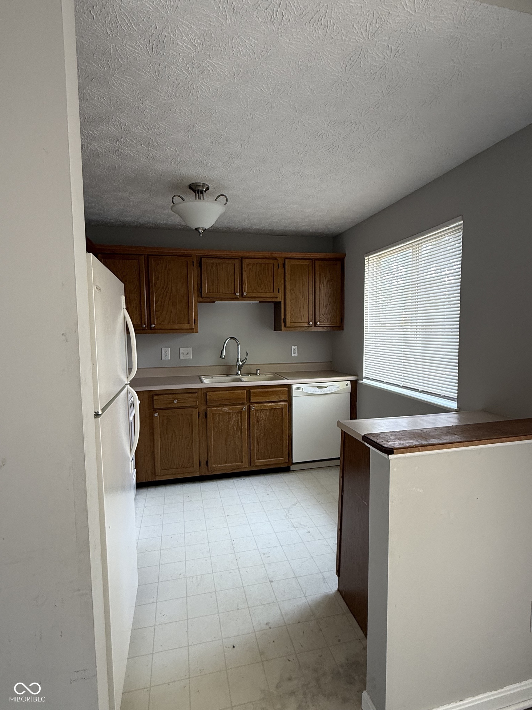 11047 Wismar Drive, Indianapolis, IN, 46235 photo 4 of 29
