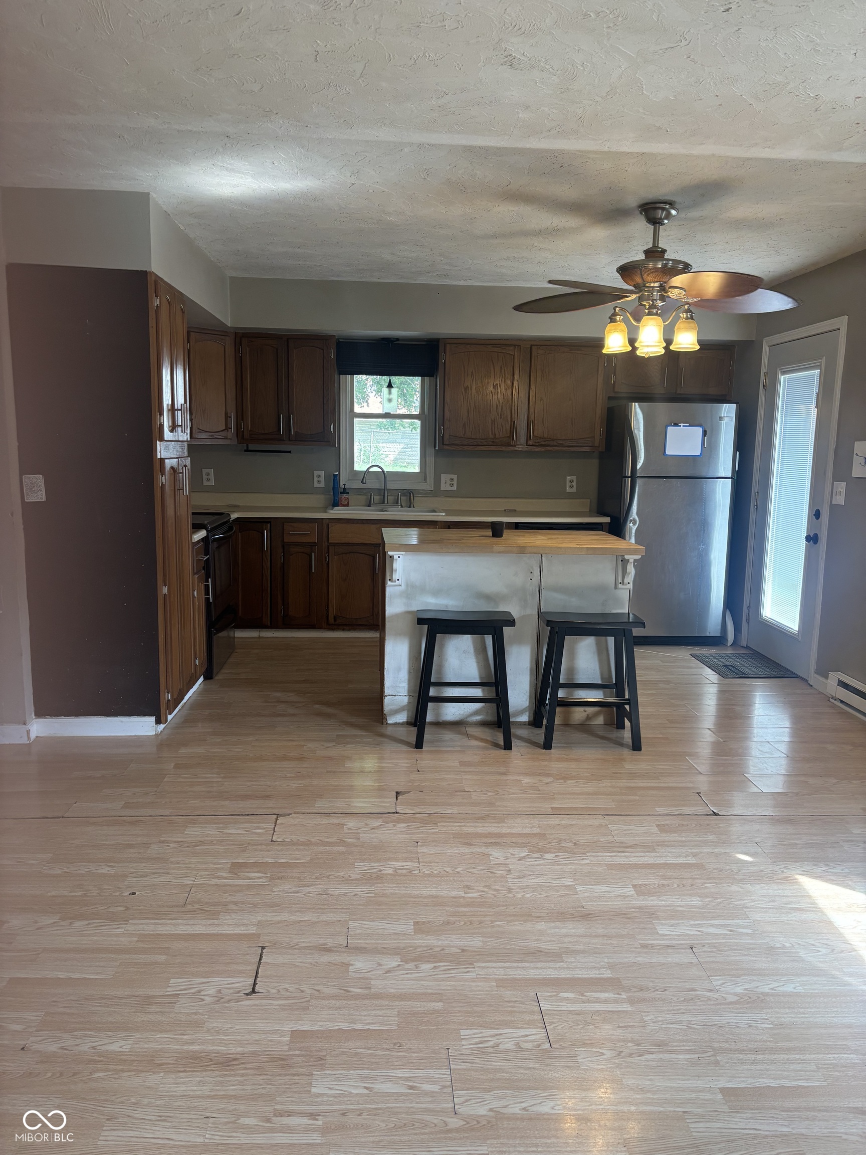 114 E 11th Street, Alexandria, IN, 46001 photo 4 of 15