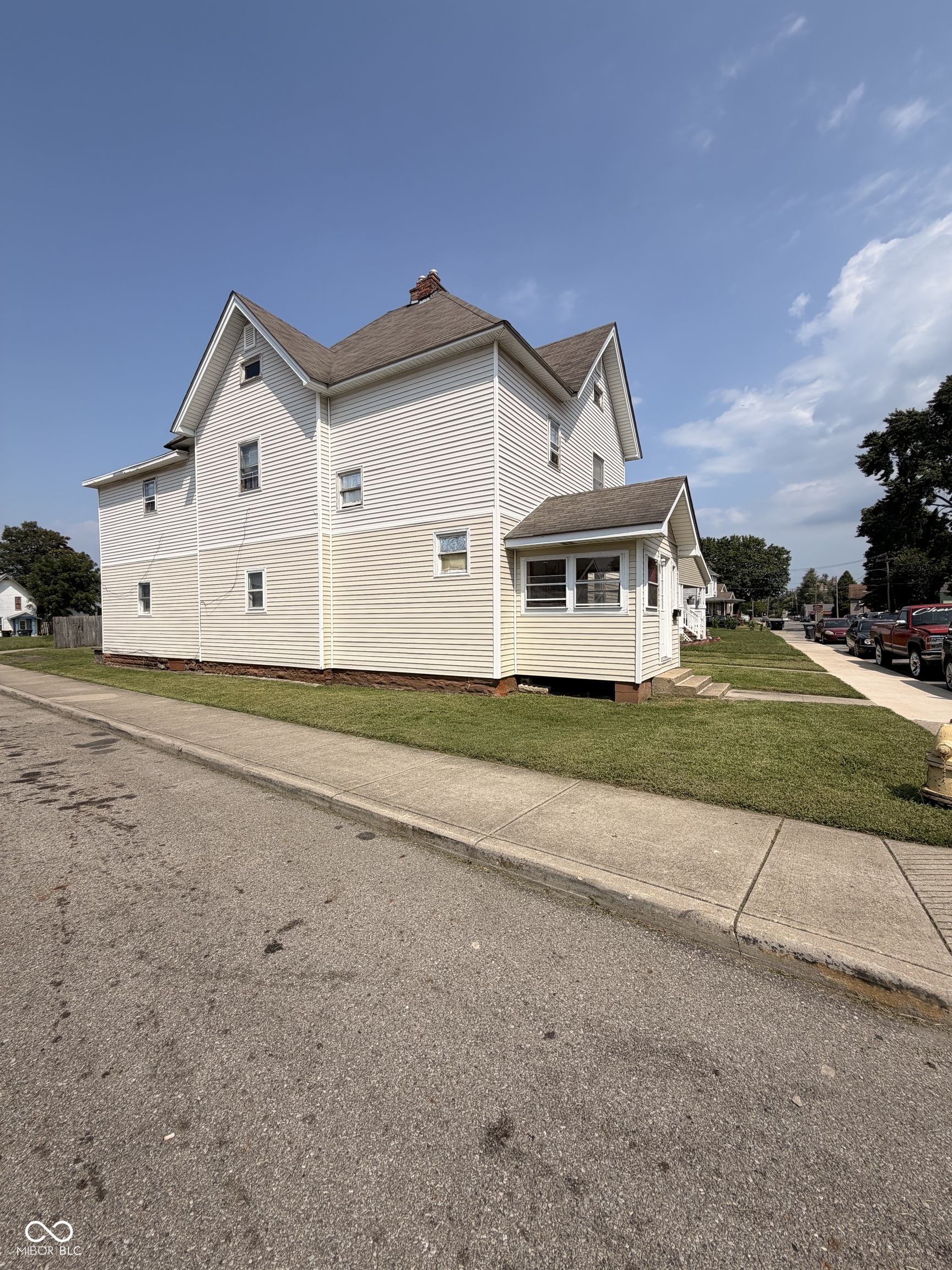 826 Nichol Avenue, Anderson, IN, 46016 photo 4 of 19