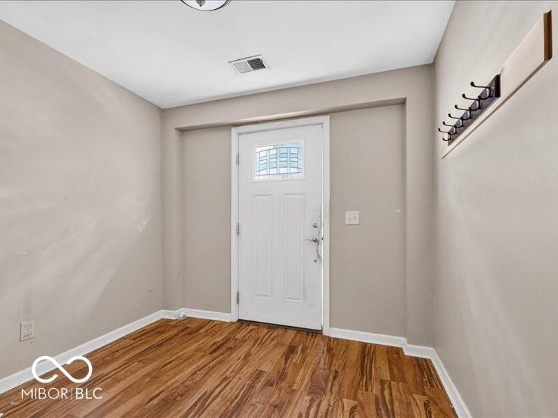 1025 Helen Drive, Indianapolis, IN, 46240 photo 4 of 27
